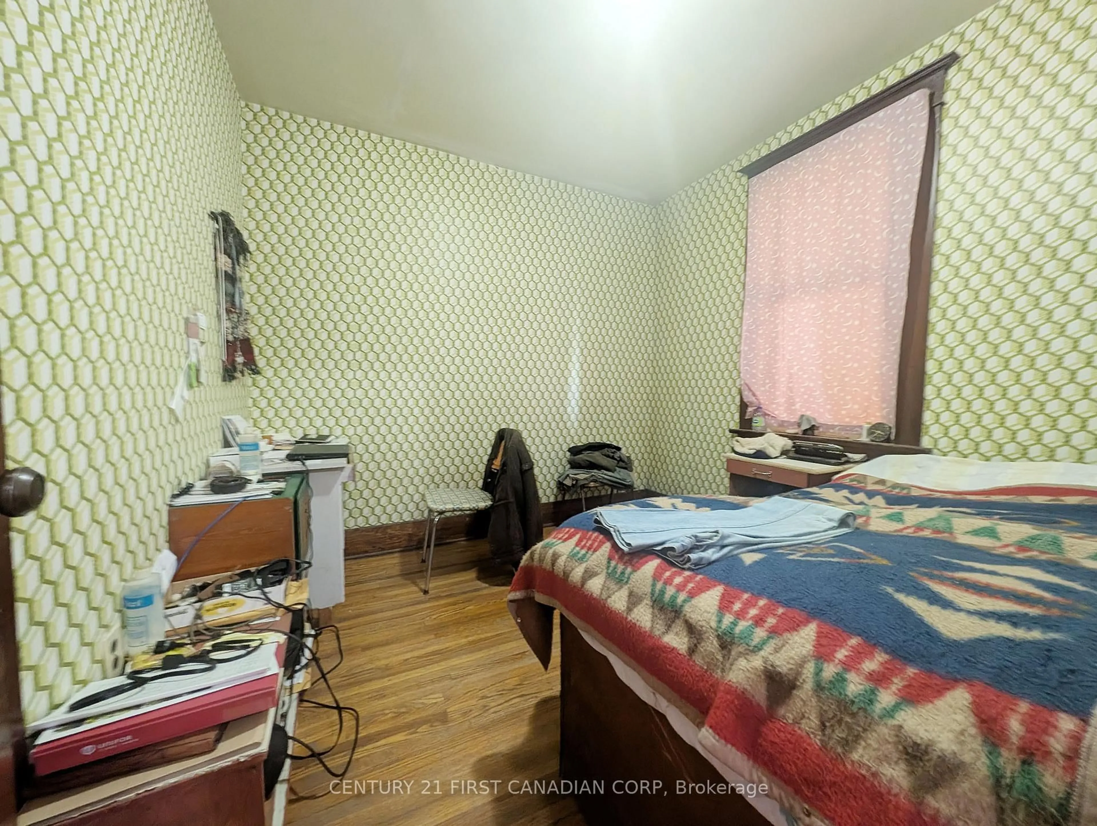 A pic of a room for 1169 Oxford St, London East Ontario N5Y 3L7