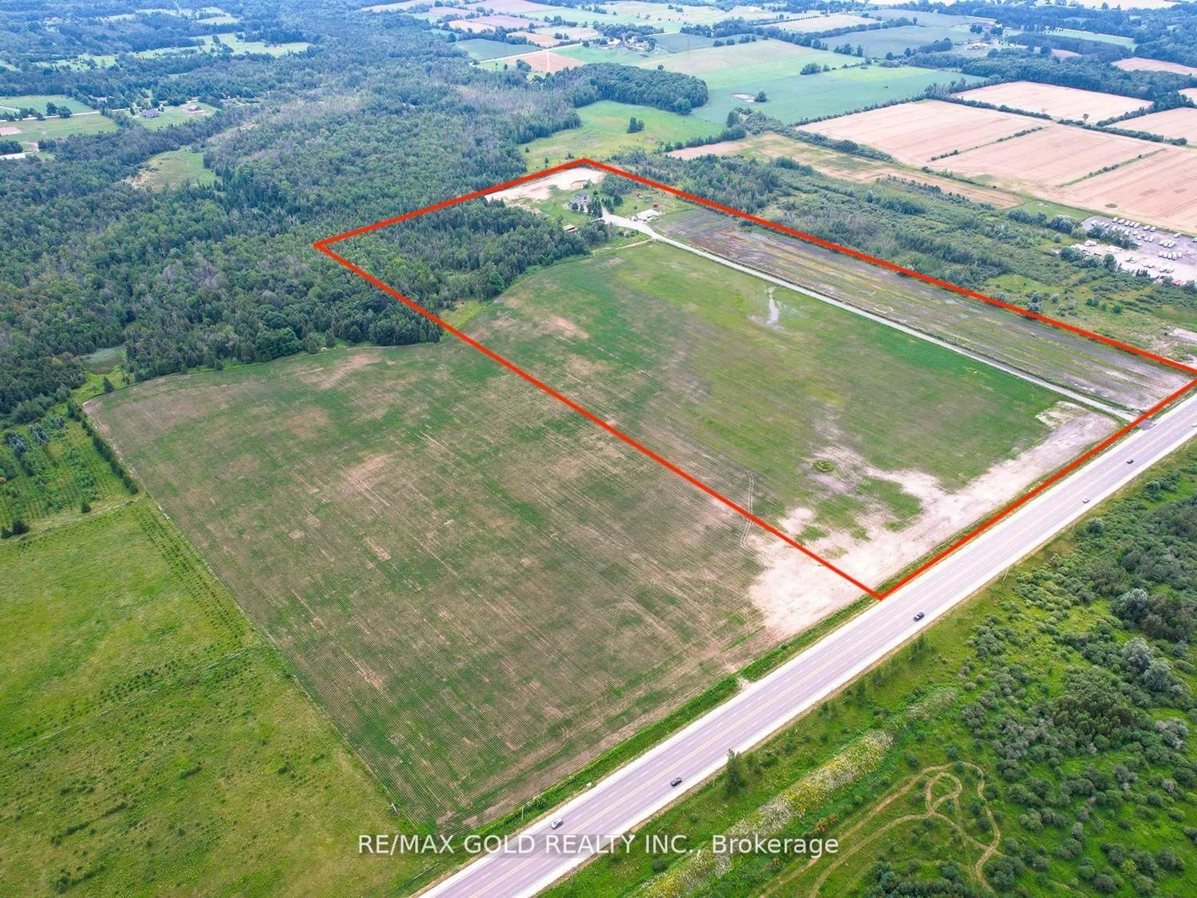 A pic from outside/outdoor area/front of a property/back of a property/a pic from drone, building for 634159 HIGHWAY 10, Mono Ontario L9W 5P4
