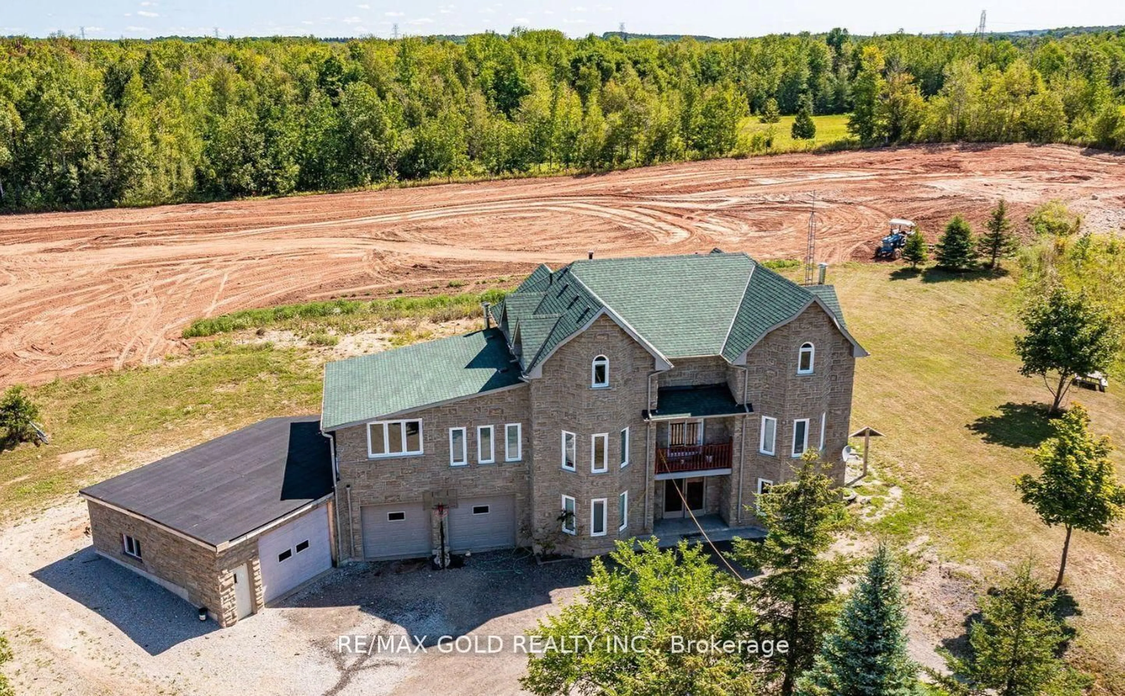 A pic from outside/outdoor area/front of a property/back of a property/a pic from drone, building for 634159 HIGHWAY 10, Mono Ontario L9W 5P4