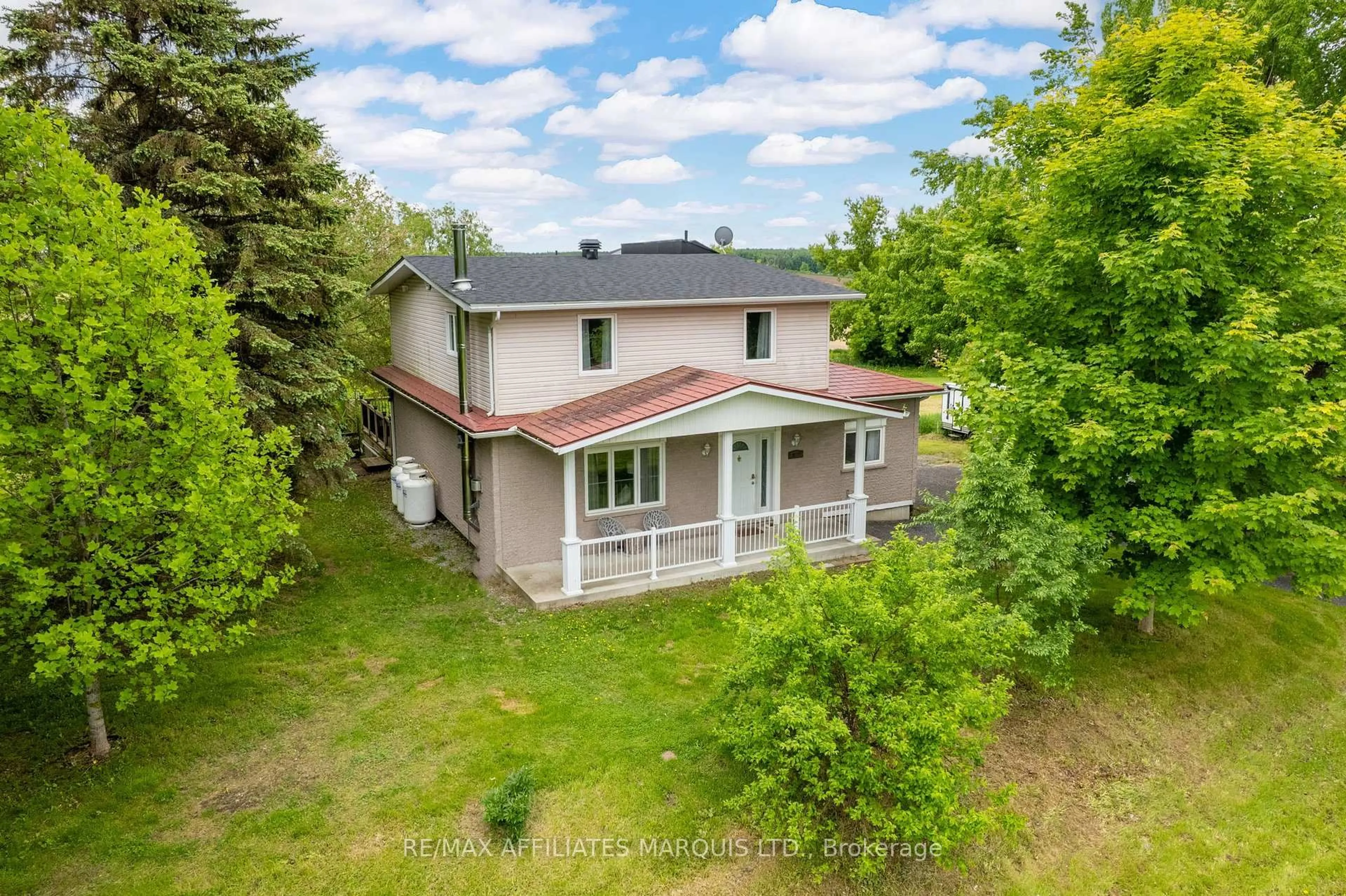 A pic from outside/outdoor area/front of a property/back of a property/a pic from drone, unknown for 20292 County 25 Rd, South Glengarry Ontario K0C 1L0