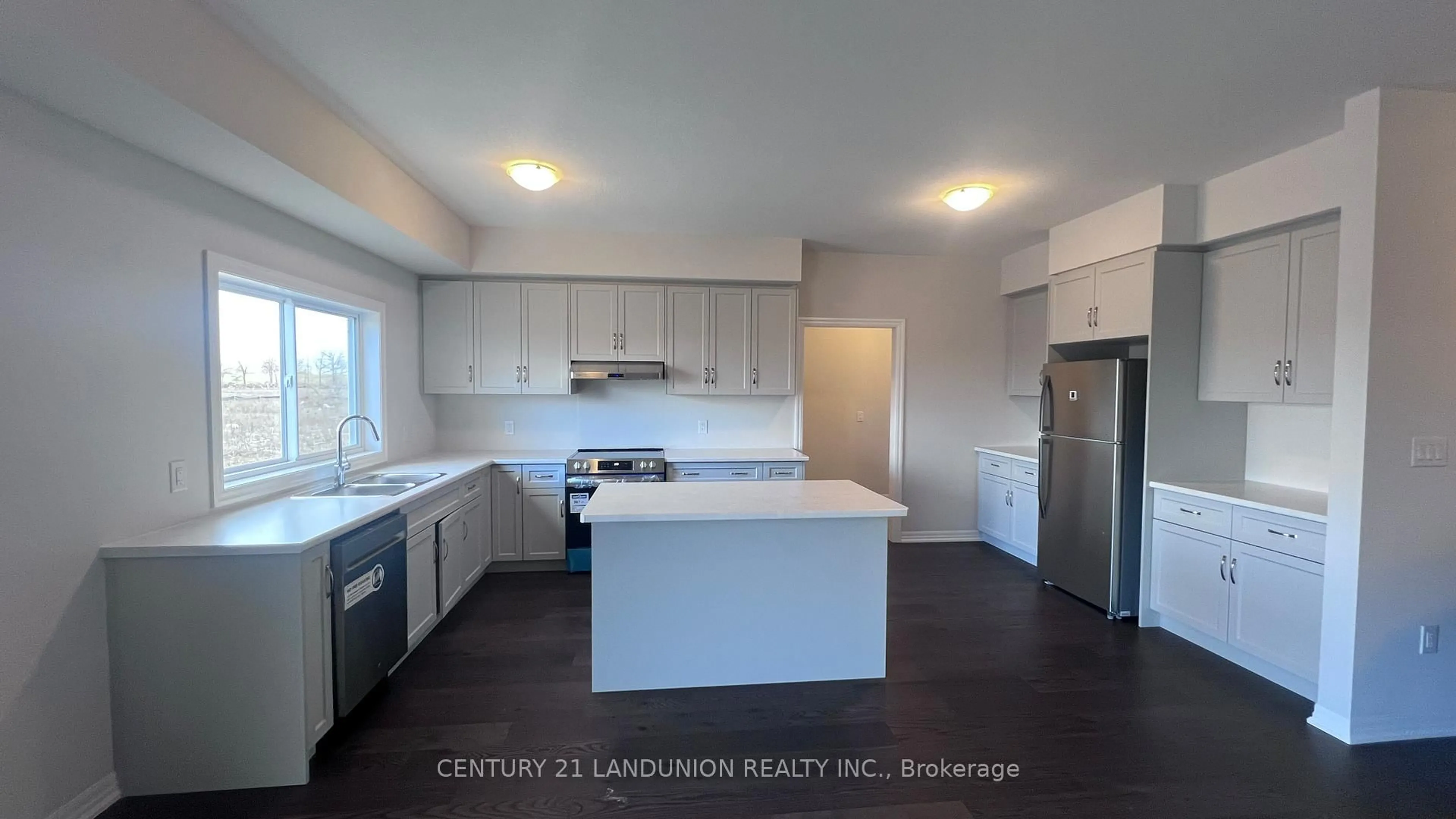 Open concept kitchen, unknown for 39 Meadowlark Dr, Port Colborne Ontario L3K 6E3