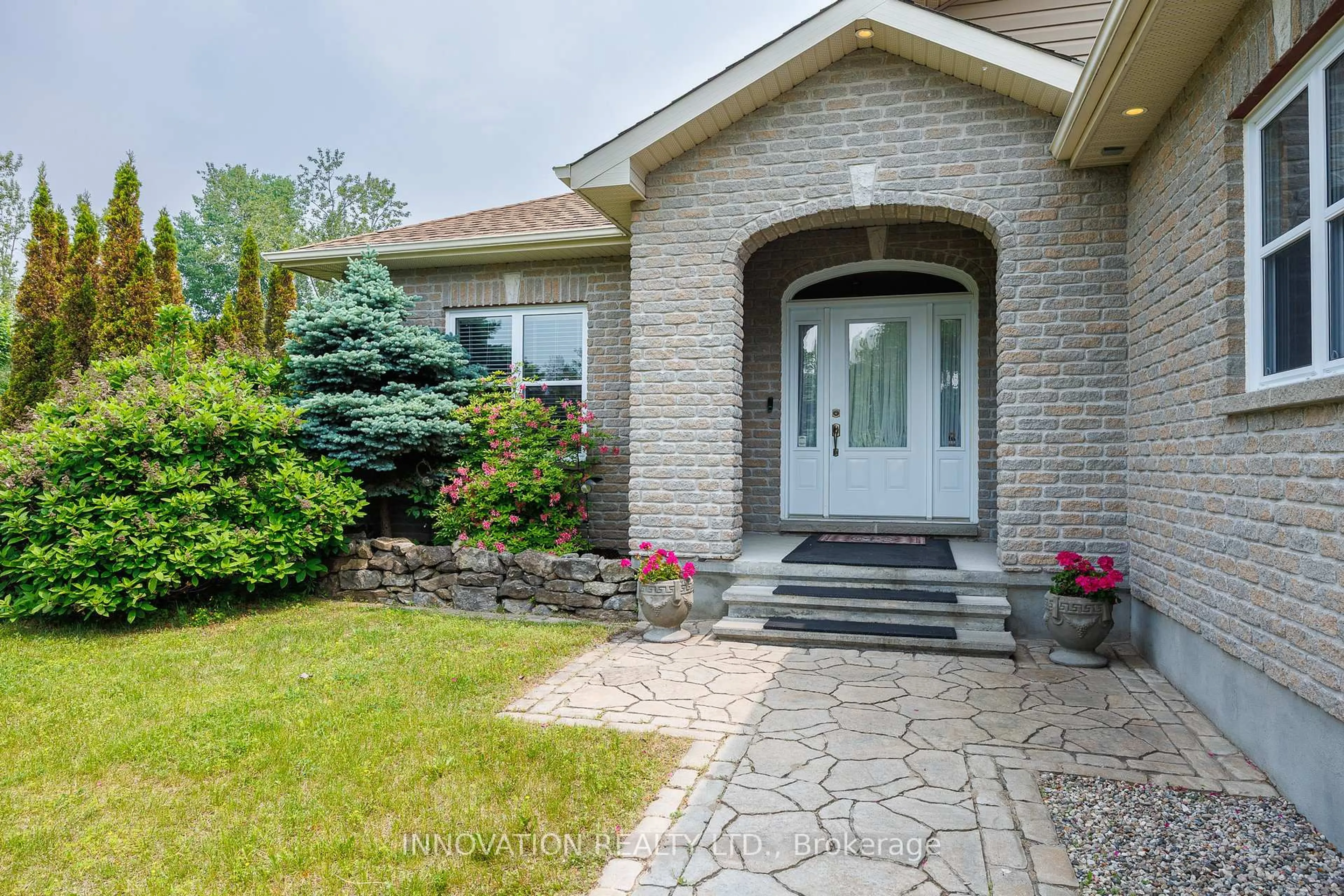 Home with brick exterior material, street for 11 Voyageur Dr, North Grenville Ontario K0G 1J0