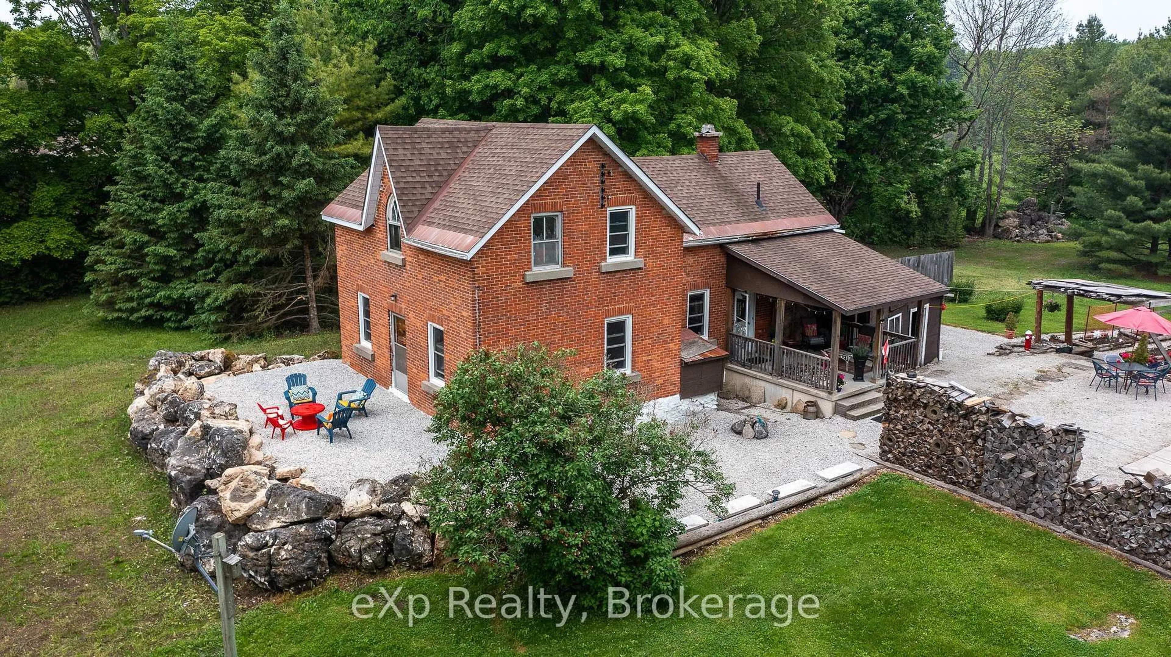A pic from outside/outdoor area/front of a property/back of a property/a pic from drone, building for 103379 Grey Rd 18, Meaford Ontario N4K 5N8
