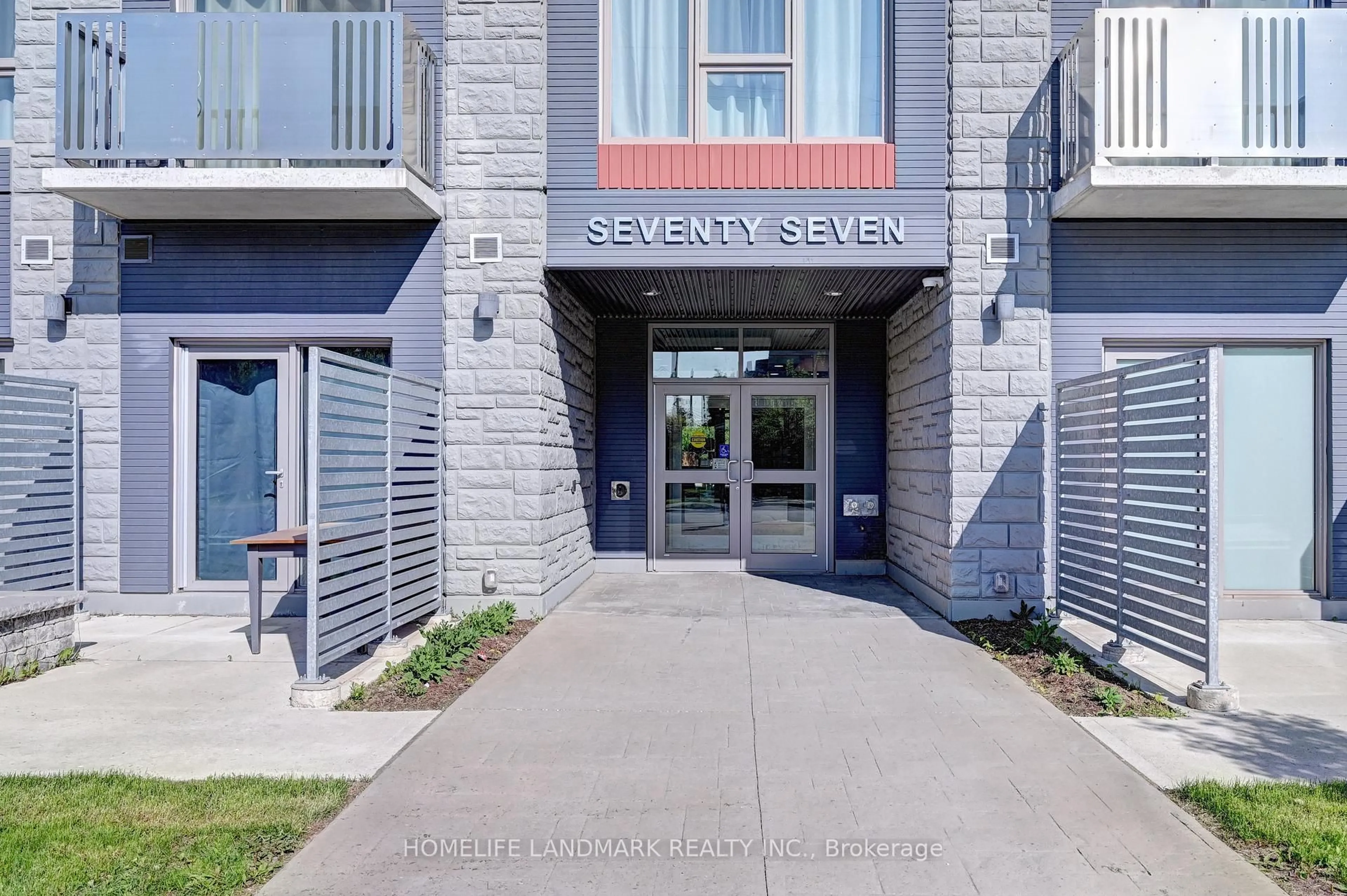 Indoor foyer for 77 Leland St #301, Hamilton Ontario L8S 3A1