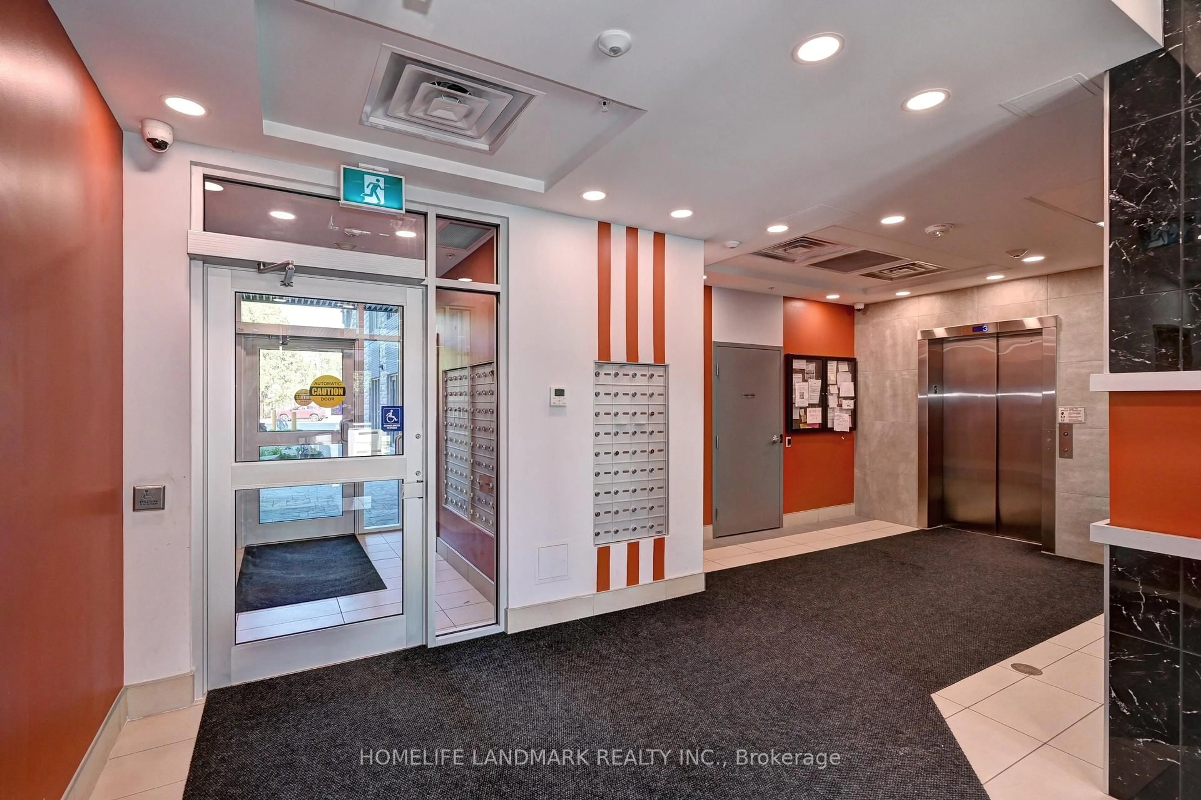Indoor foyer for 77 Leland St #301, Hamilton Ontario L8S 3A1