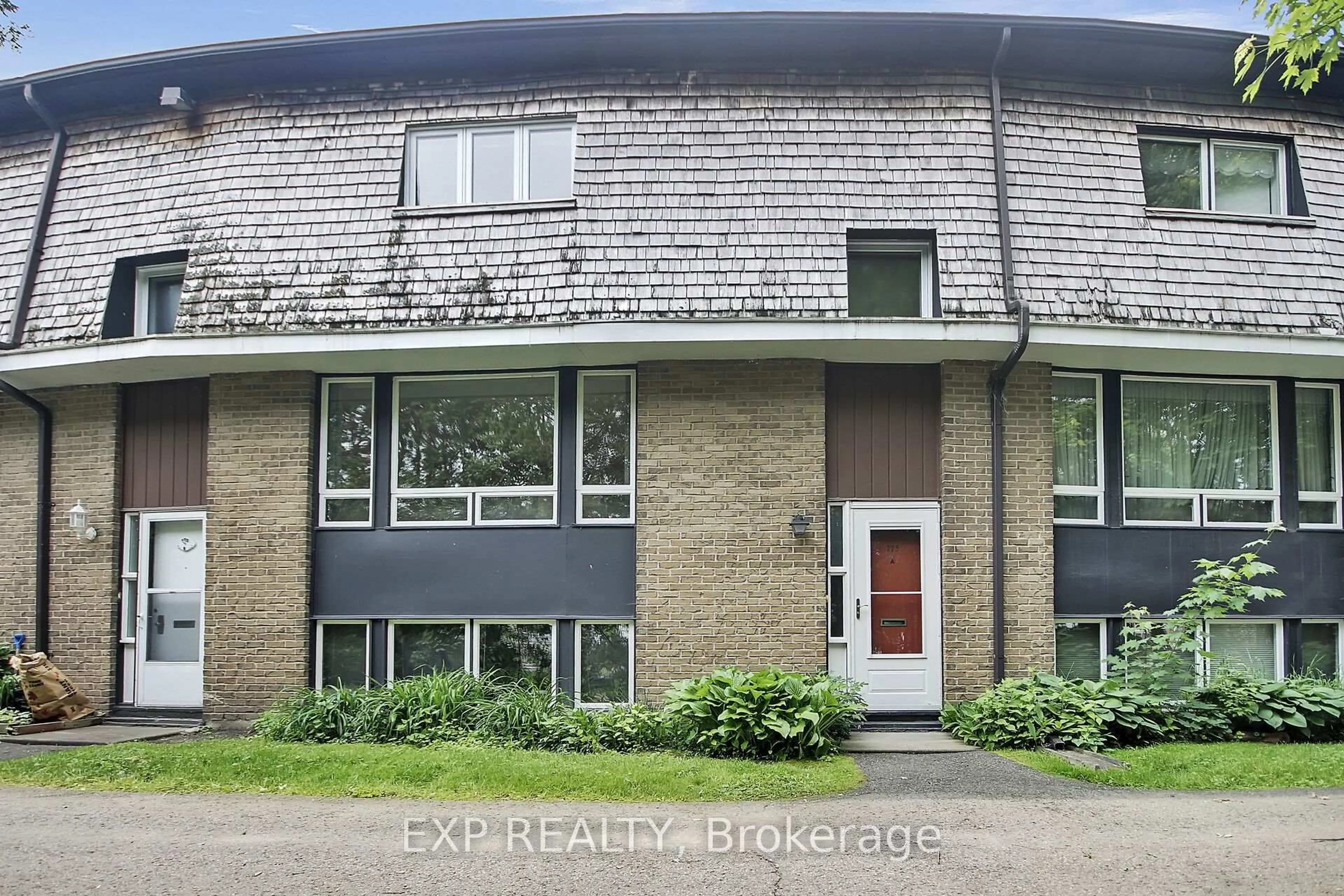Home with brick exterior material, building for 773A Springland Dr #68, Ottawa Ontario K1V 6L9