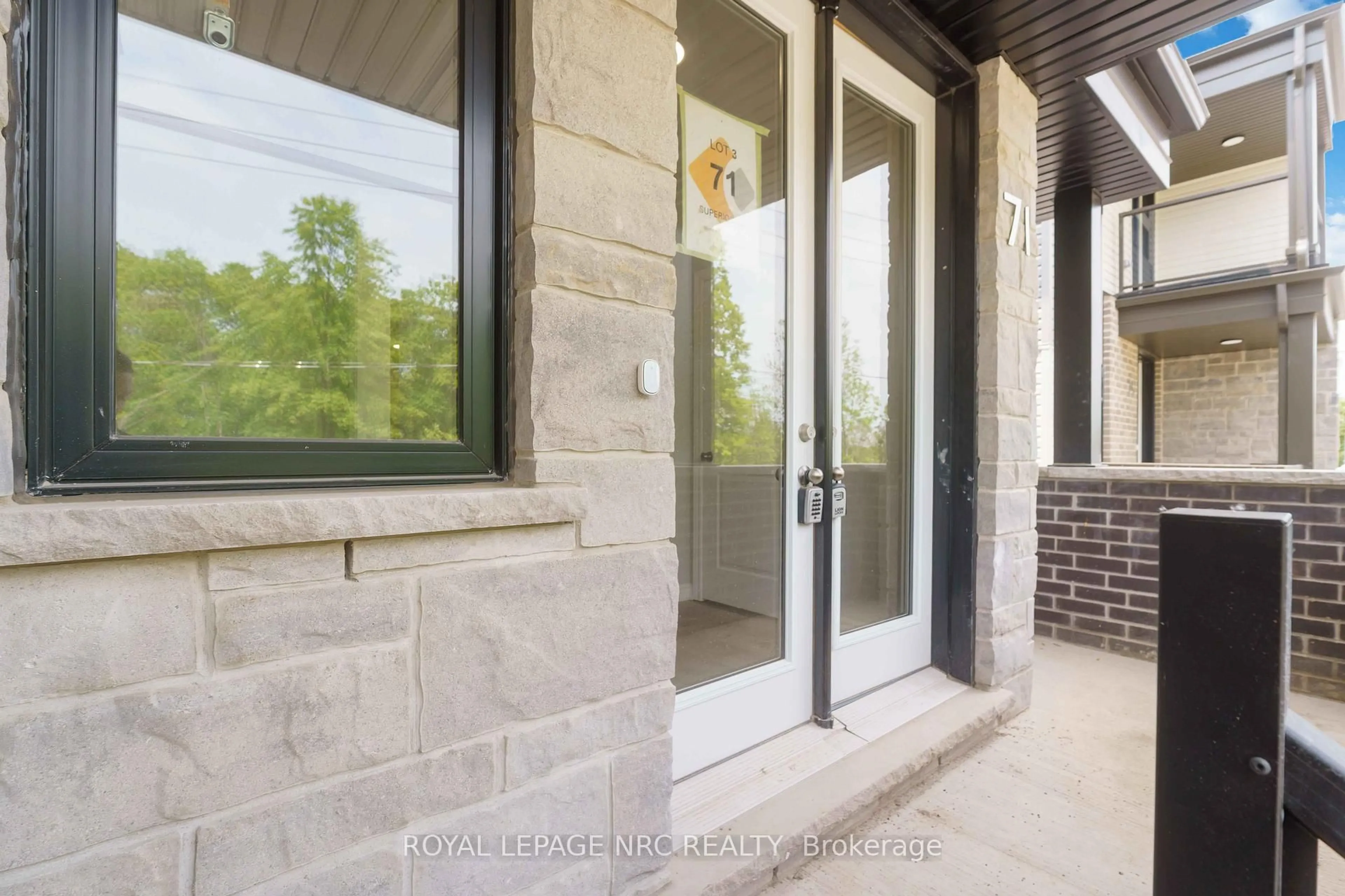 Unknown for 71 Superior St, Welland Ontario L3B 3A6