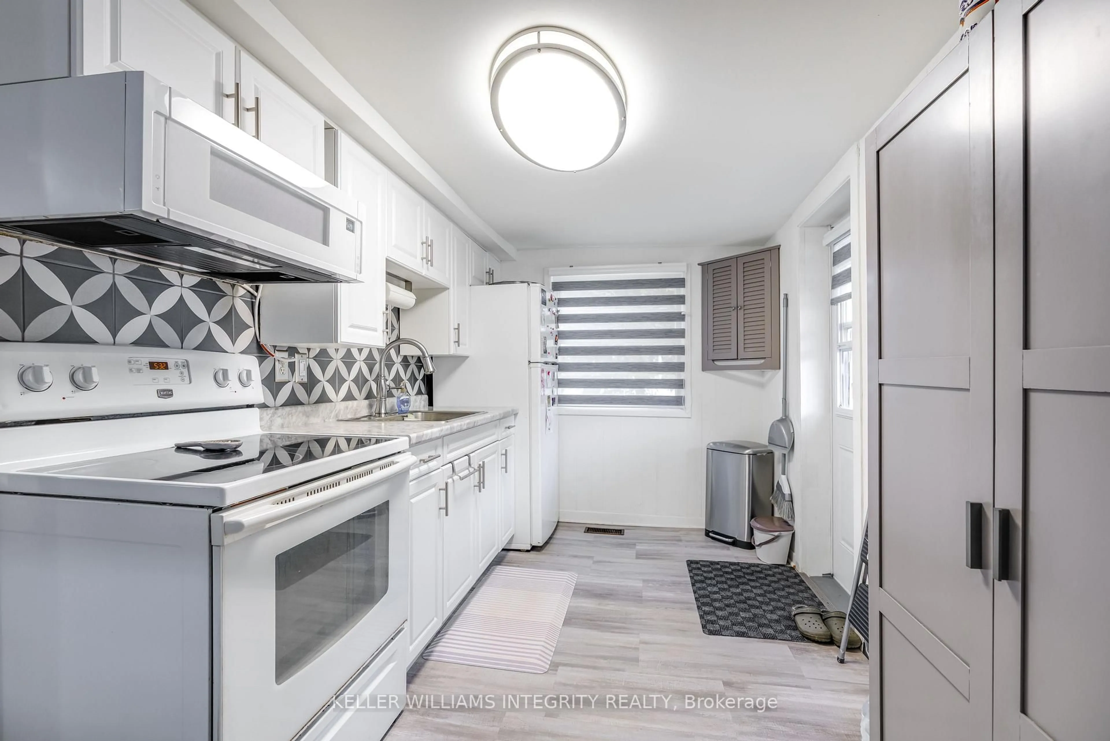 Unknown for 325 Belmont St, Cornwall Ontario K6H 4Z7