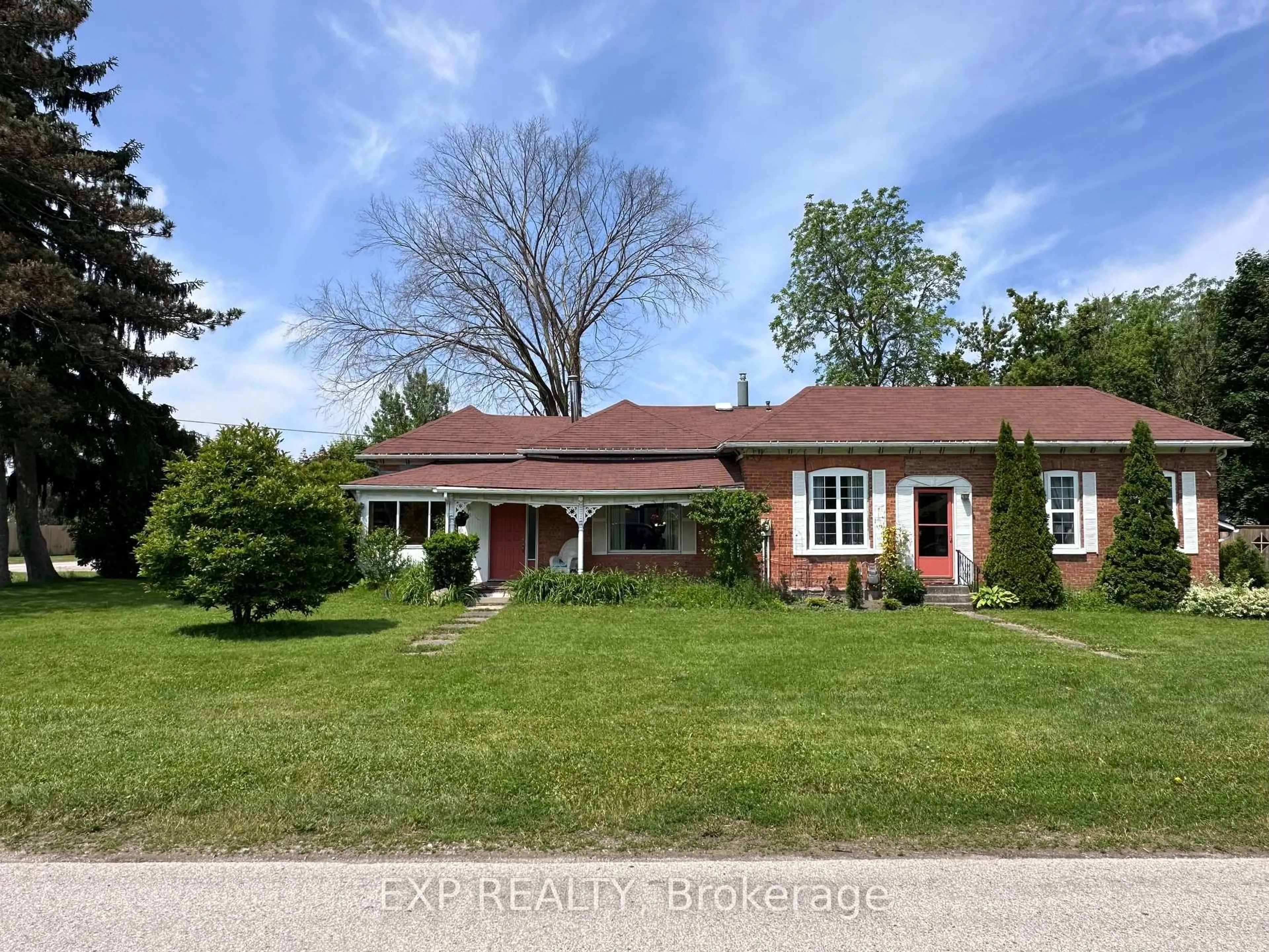 A pic from outside/outdoor area/front of a property/back of a property/a pic from drone, street for 76 Sarah St, Lambton Shores Ontario N0M 2N0