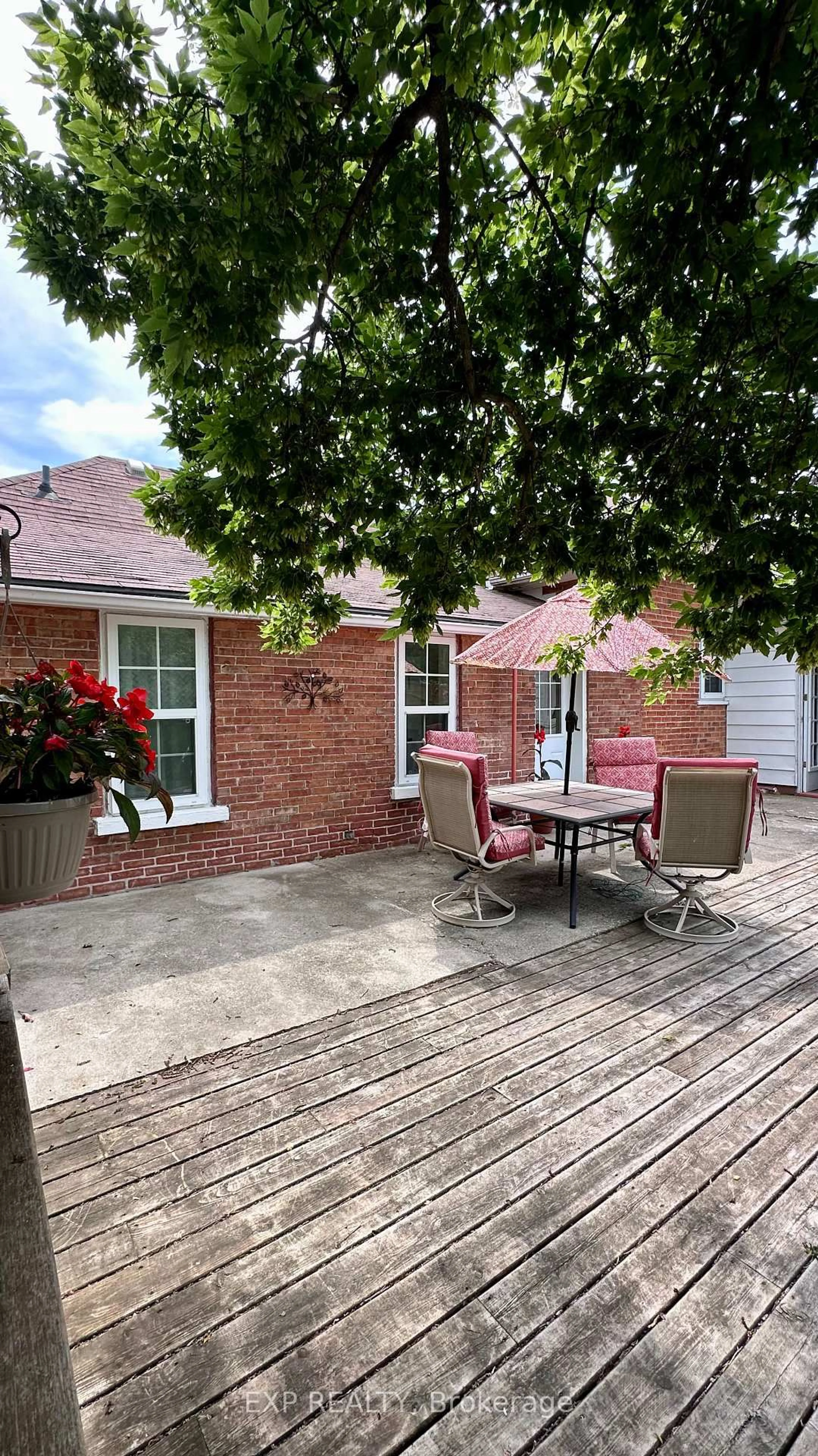 Patio, street for 76 Sarah St, Lambton Shores Ontario N0M 2N0