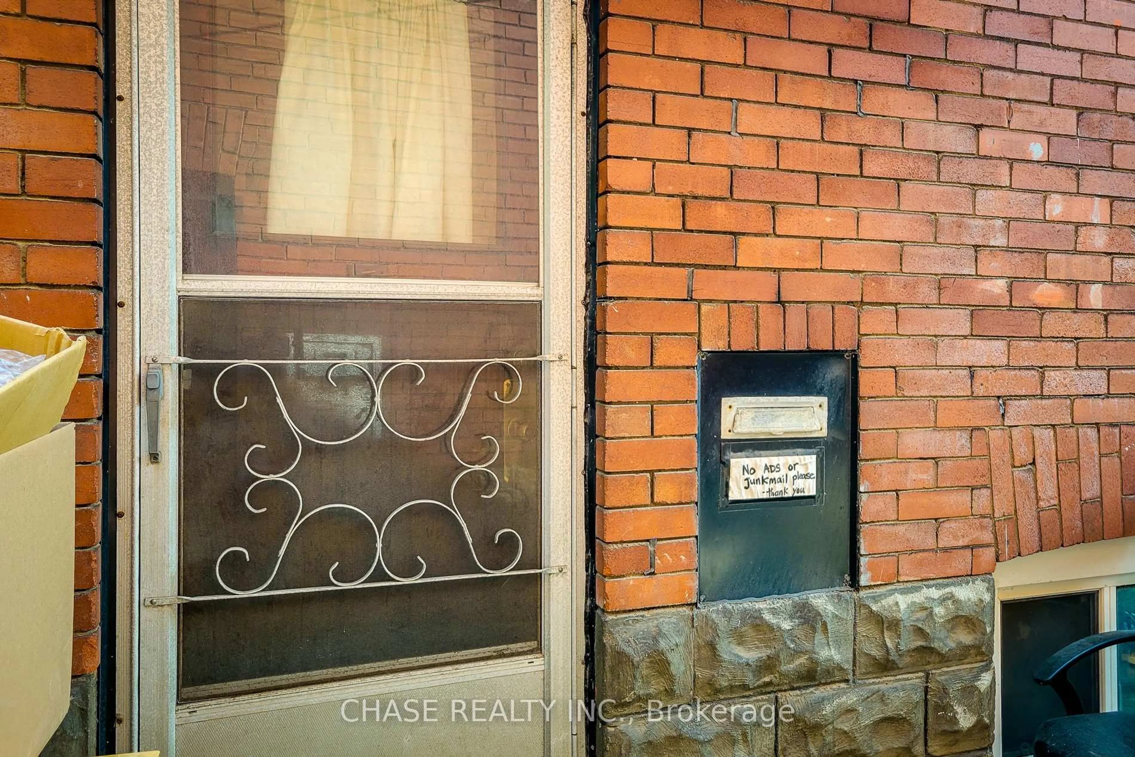 Unknown for 63 Carrick Ave, Hamilton Ontario L8M 2W4