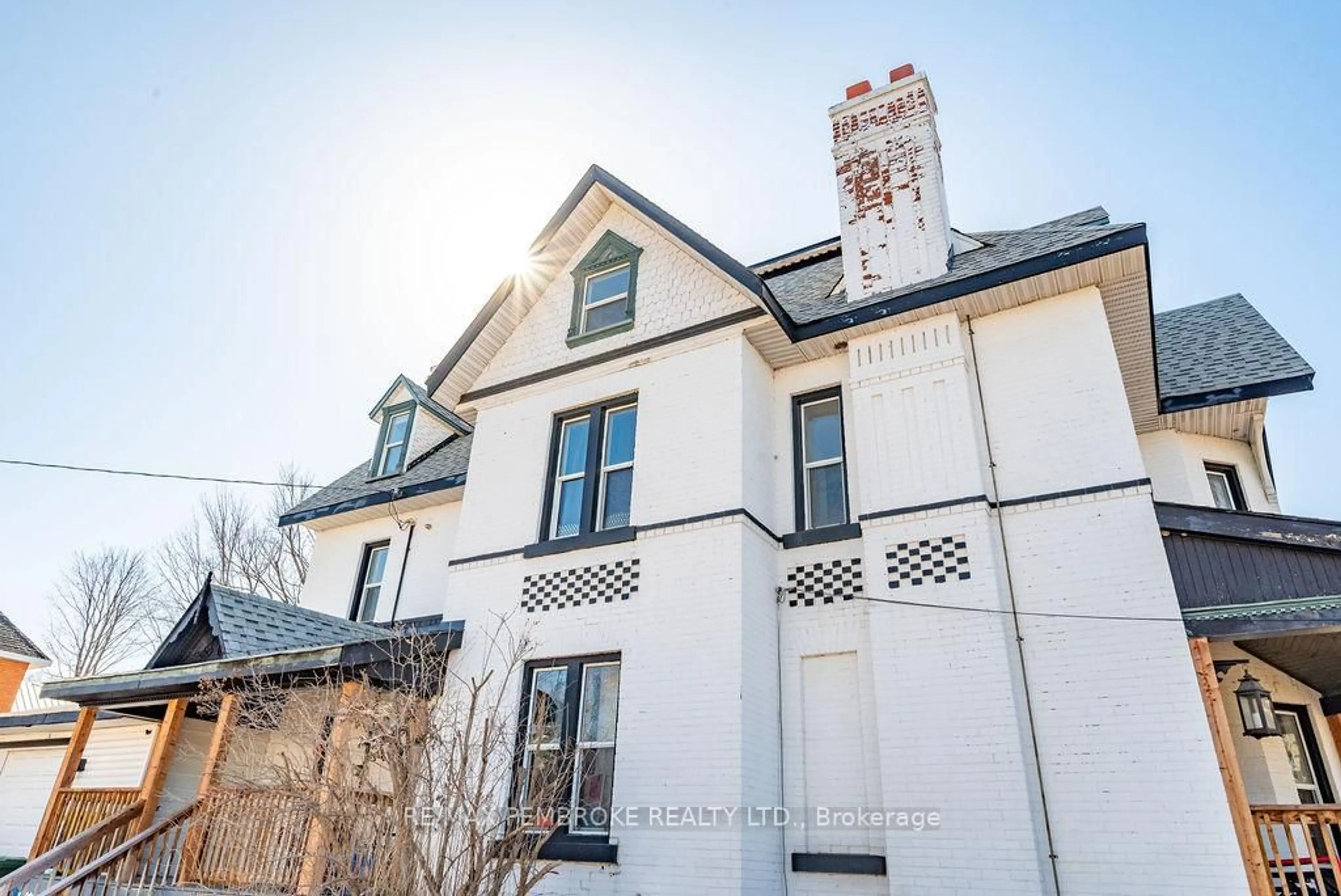Unknown for 502 Mary St, Pembroke Ontario K8A 5X1