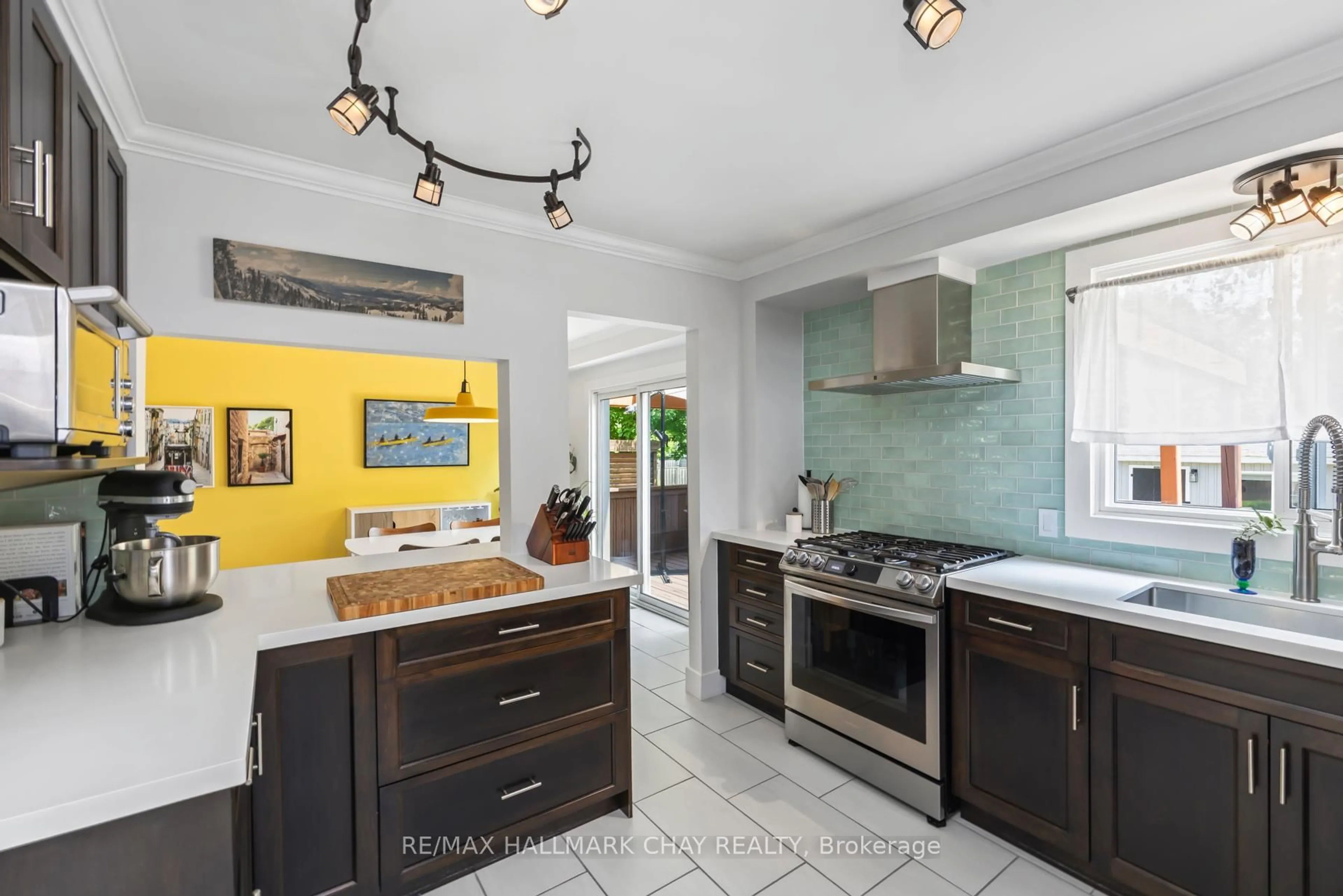 Open concept kitchen, ceramic/tile floor for 850 Rowantree Cres, Kingston Ontario K7P 1P5