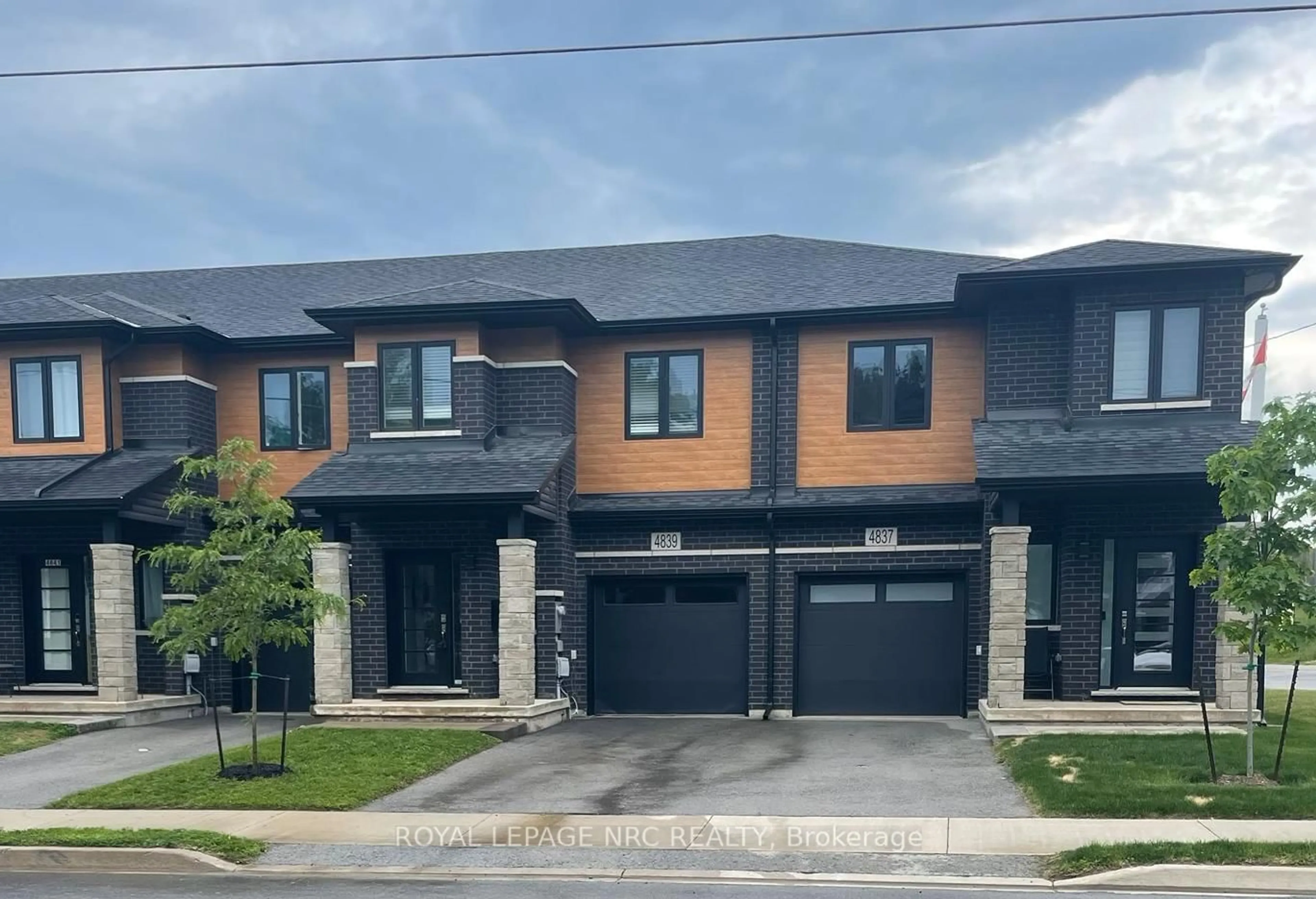 Home with brick exterior material, street for 4839 Pettit Ave, Niagara Falls Ontario L2E 0B7