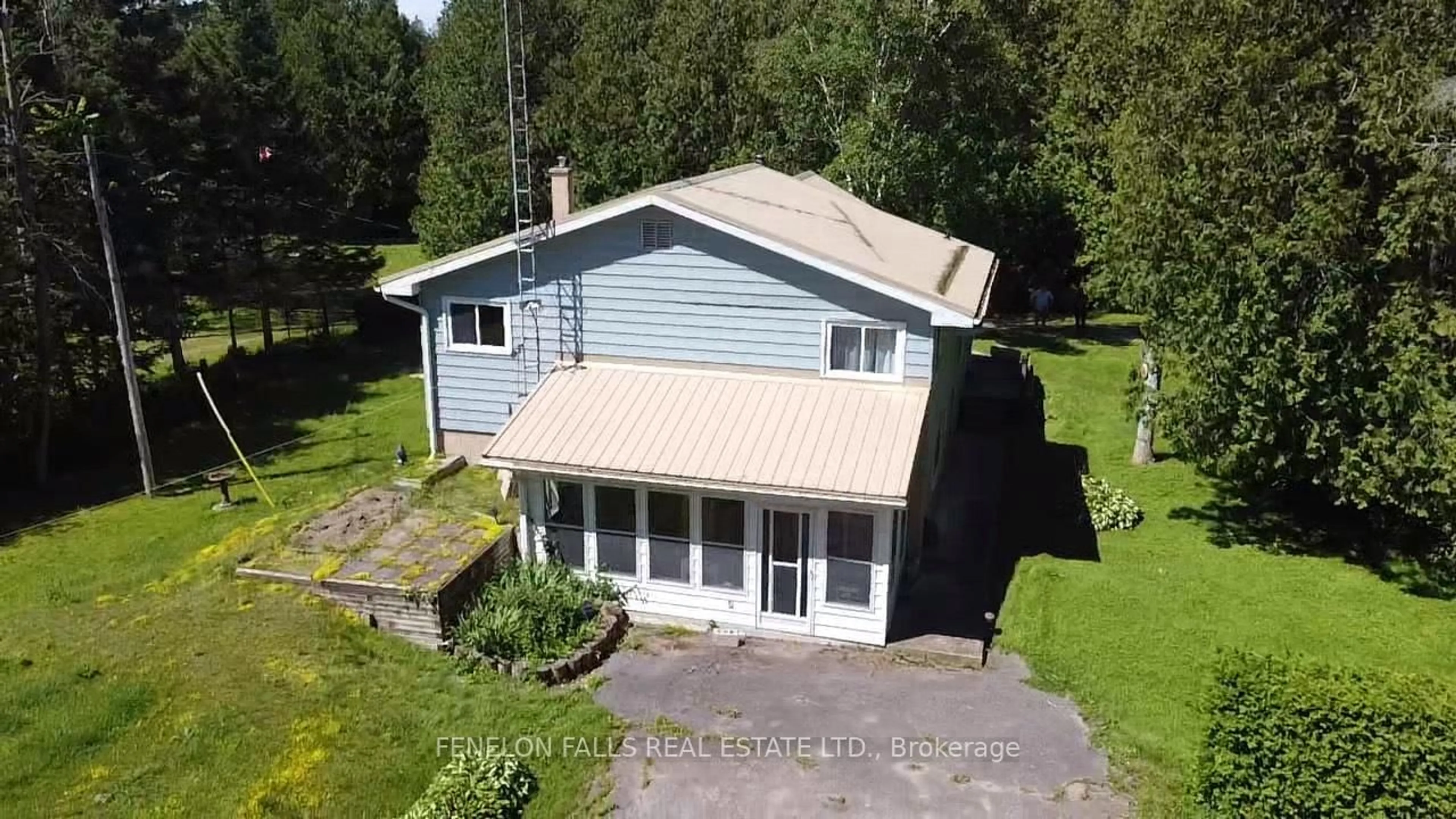 A pic from outside/outdoor area/front of a property/back of a property/a pic from drone, building for 63 Thomas Dr, Kawartha Lakes Ontario K0M 1N0