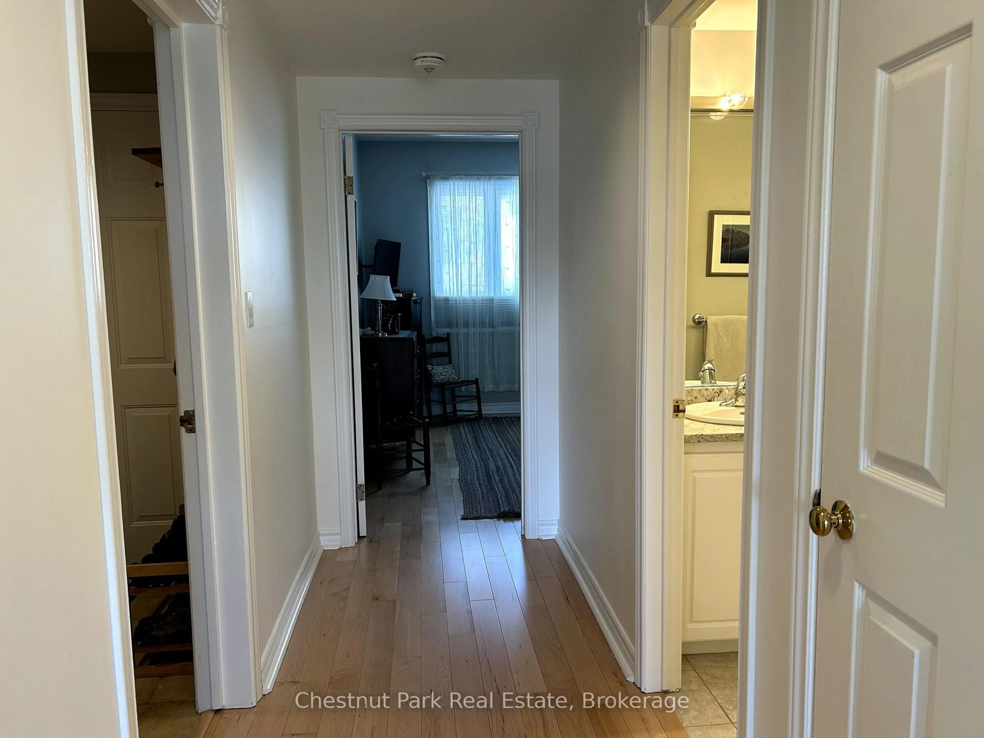 Indoor entryway for 3421 Grandview Forest Hill Dr #5, Huntsville Ontario P1H 2J5
