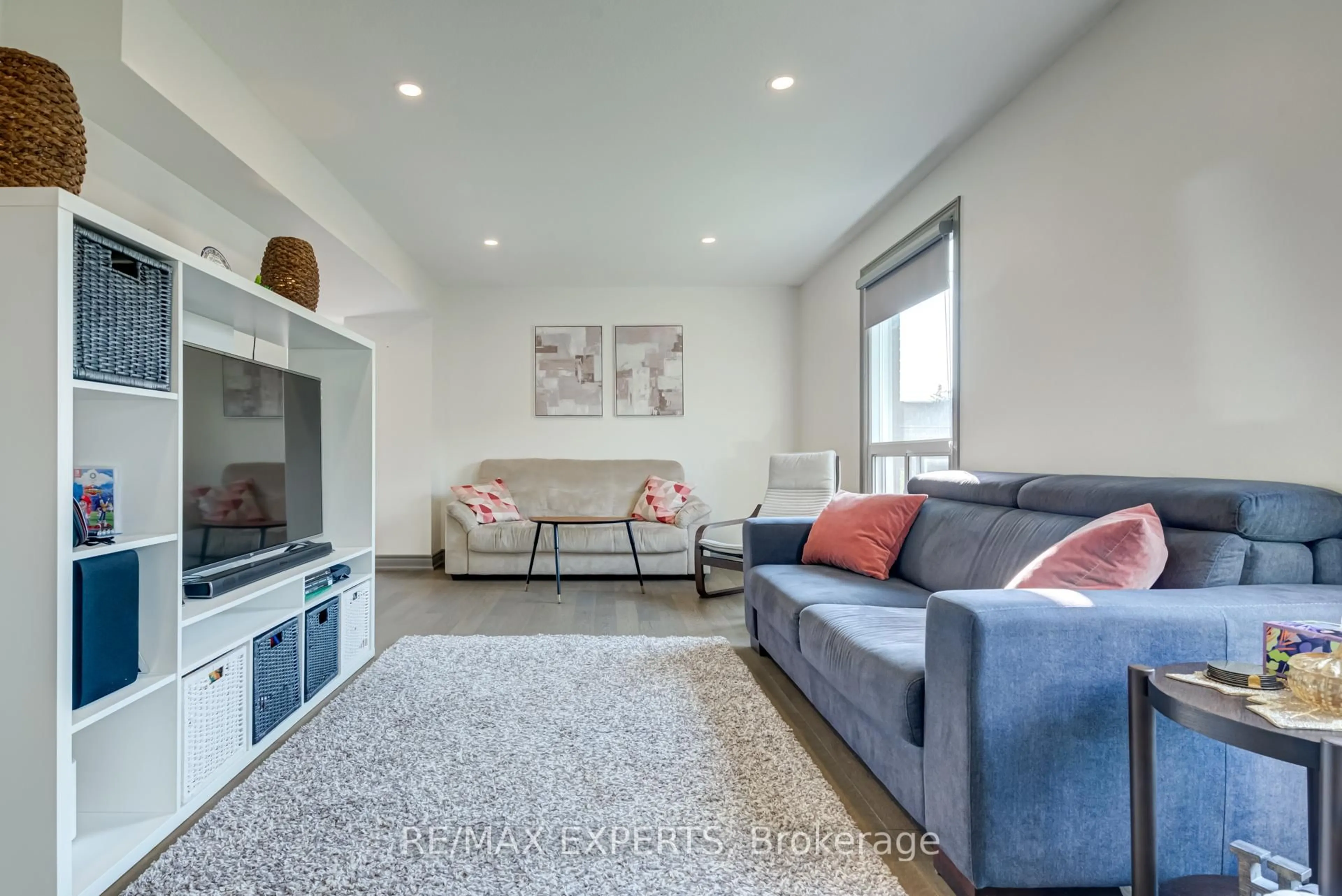 Living room with furniture, unknown for 766 WALTER St #J, Cambridge Ontario N3H 4P3