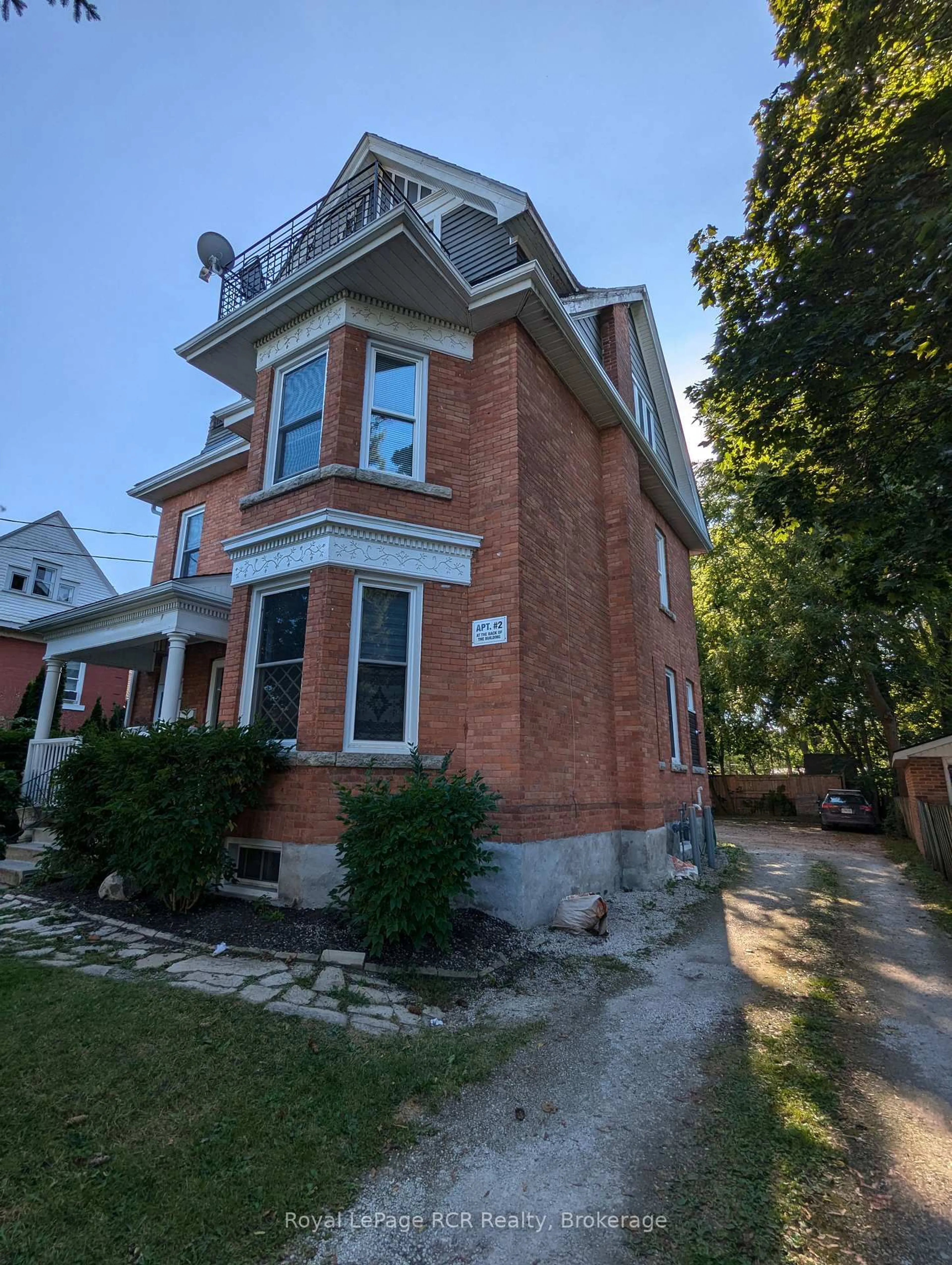 Home with brick exterior material, street for 1366 4TH Ave, Owen Sound Ontario N4K 4X1