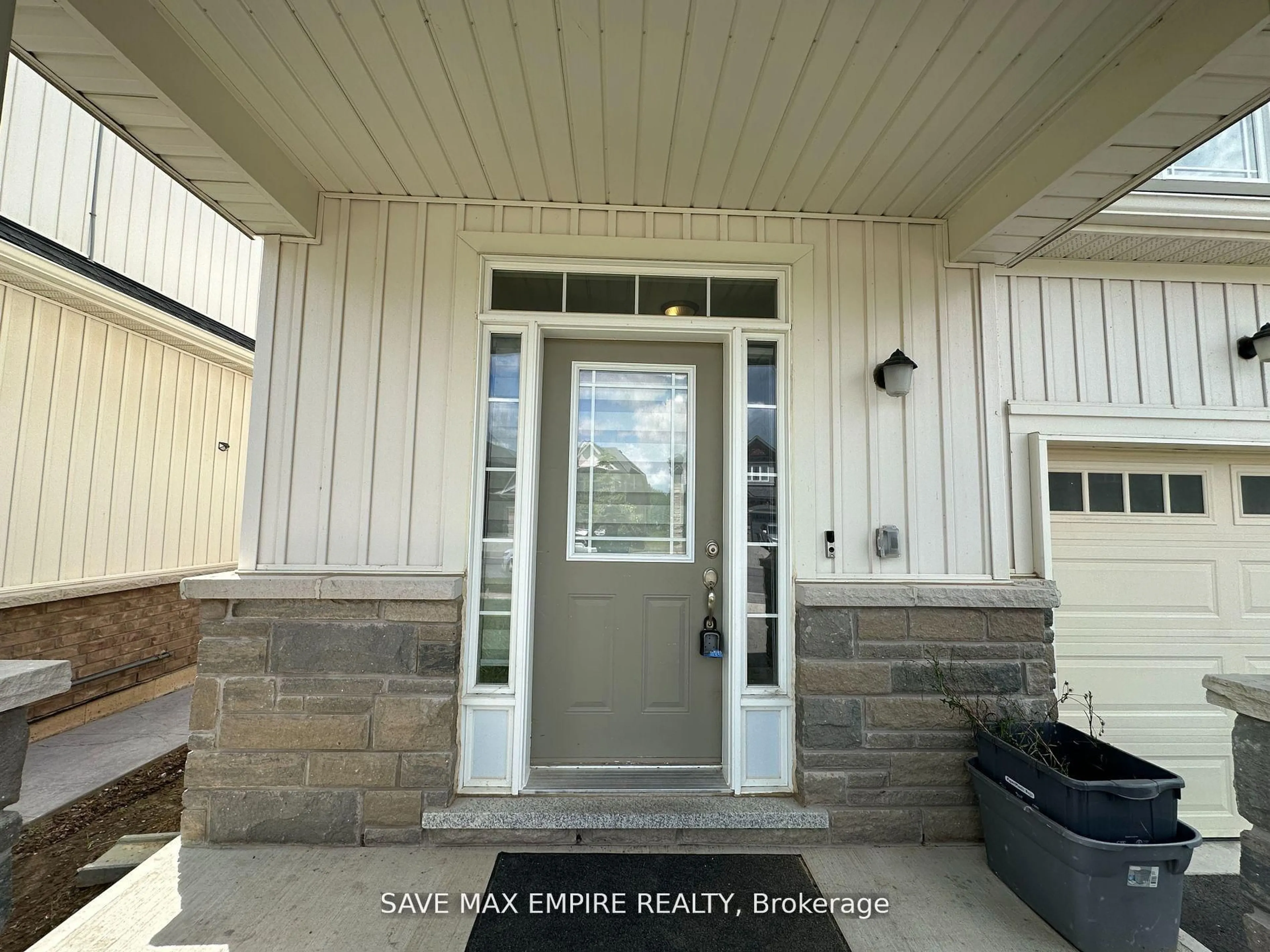 Indoor entryway for 1499 MARINA Dr, Fort Erie Ontario L2A 0C7