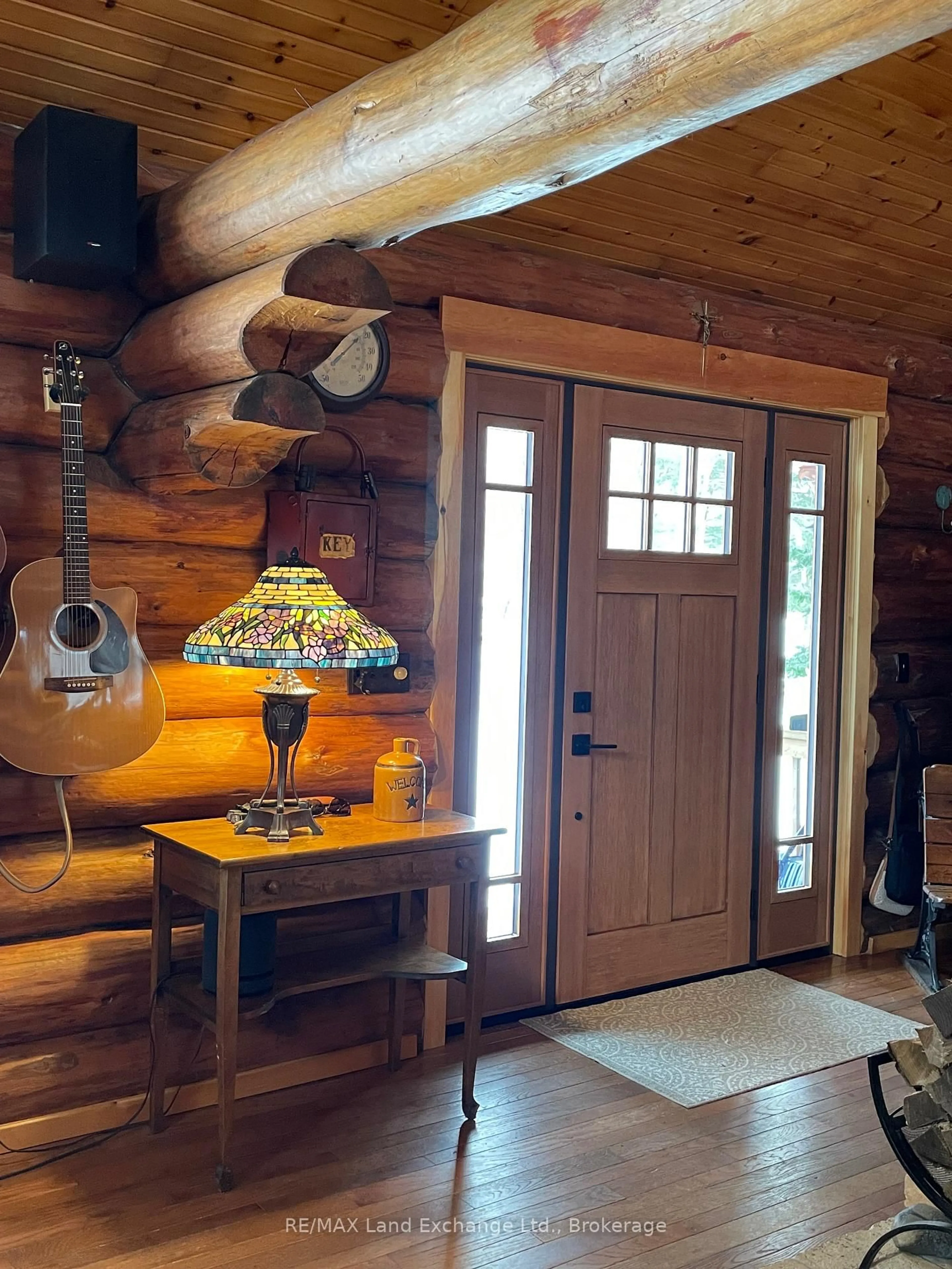 Indoor entryway for 3 Green Brae Cres, Huron-Kinloss Ontario N2Z 0B3