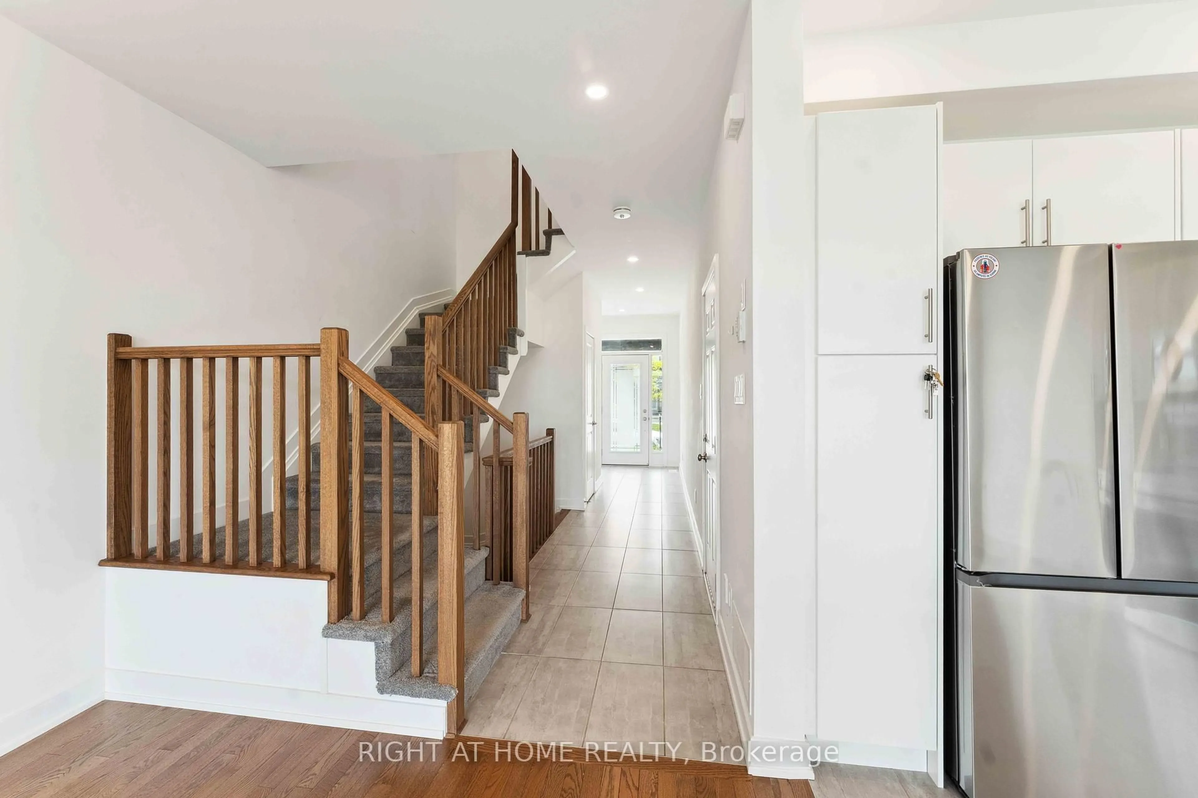 Unknown for 261 Finsbury Ave, Ottawa Ontario K2S 2Y2