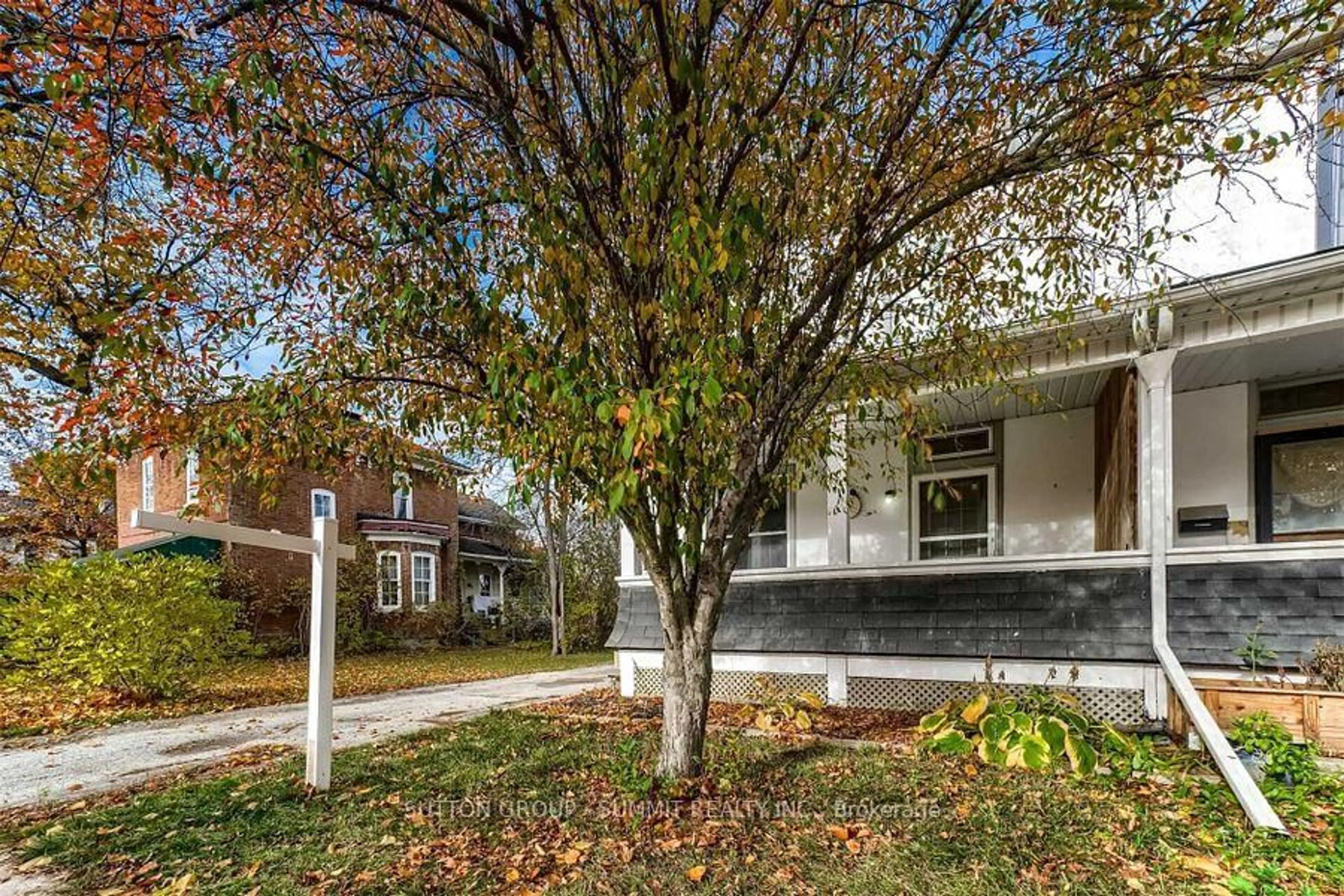 Unknown for 142 Waterloo St, Cambridge Ontario N3H 1N4