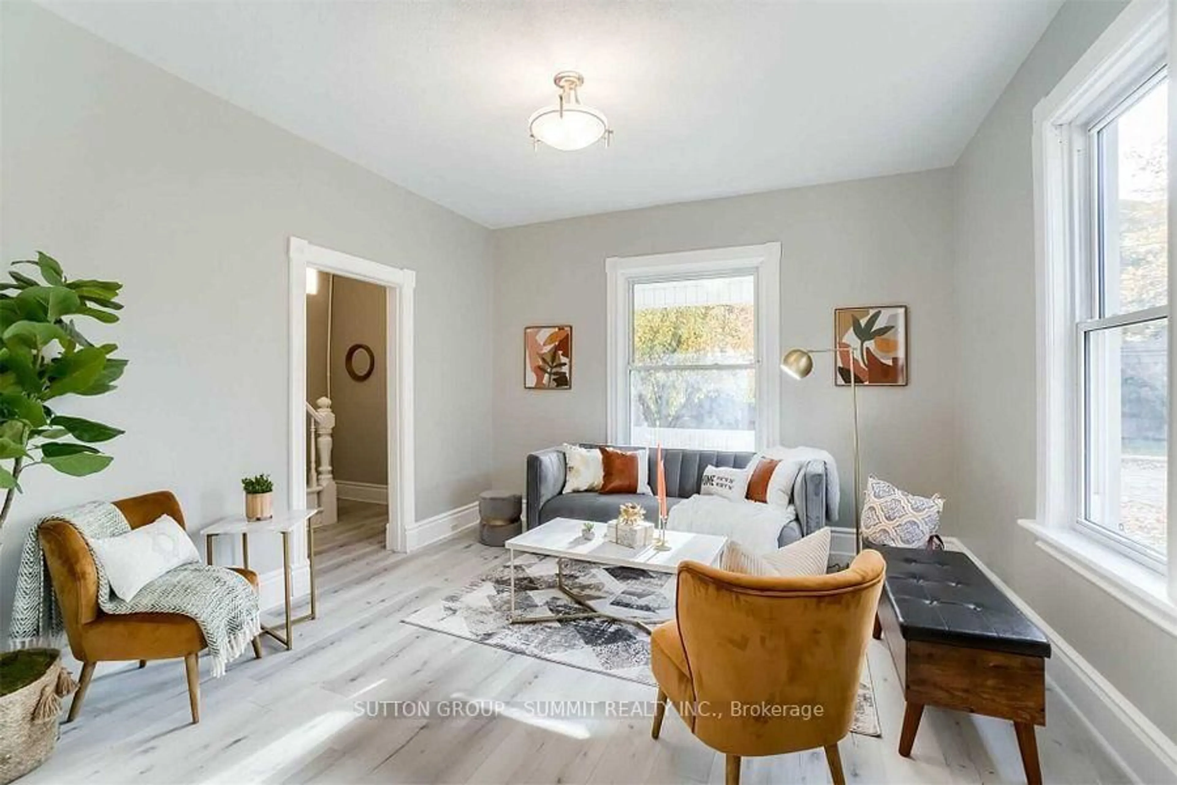 Living room with furniture, unknown for 142 Waterloo St, Cambridge Ontario N3H 1N4