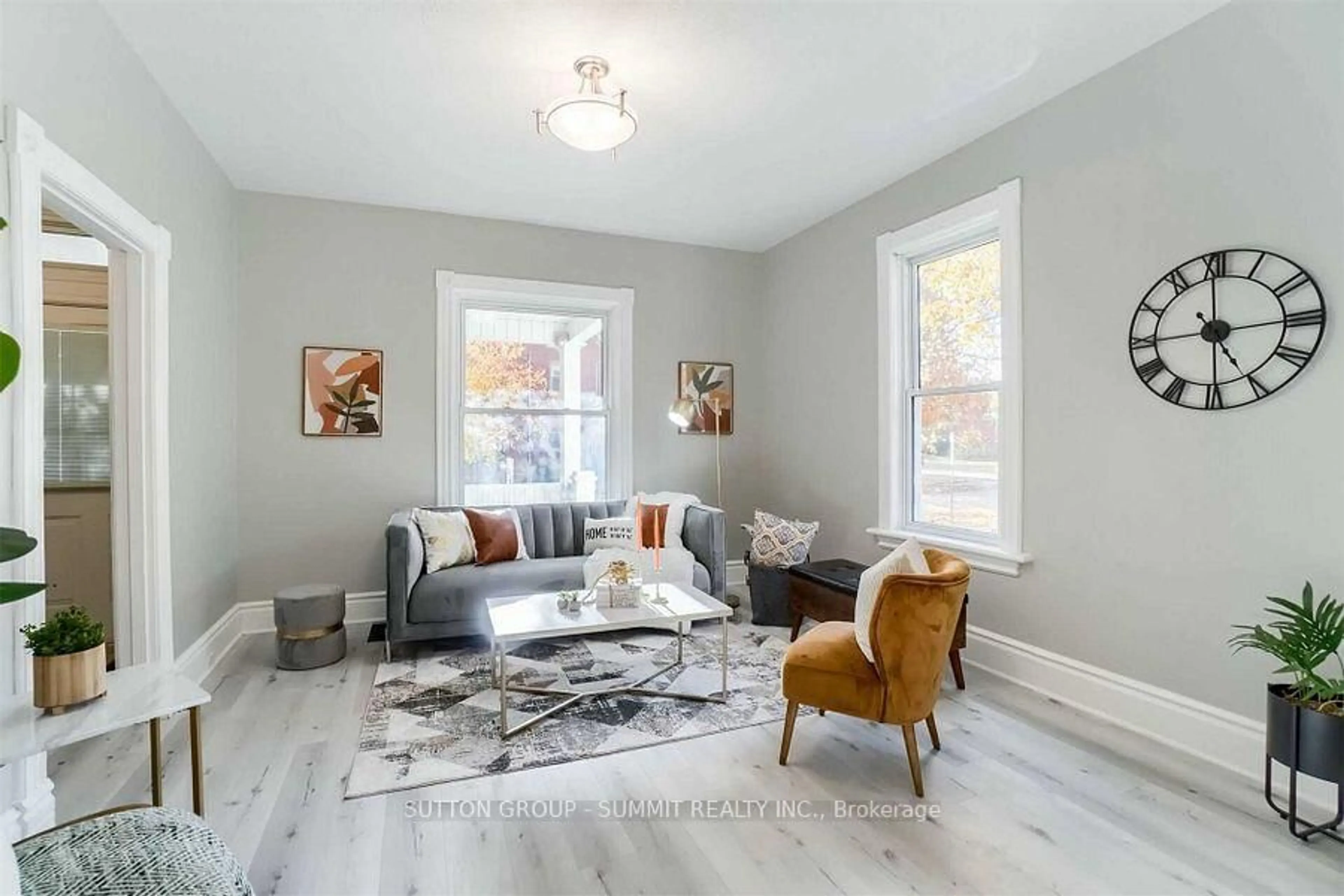 Living room with furniture, unknown for 142 Waterloo St, Cambridge Ontario N3H 1N4