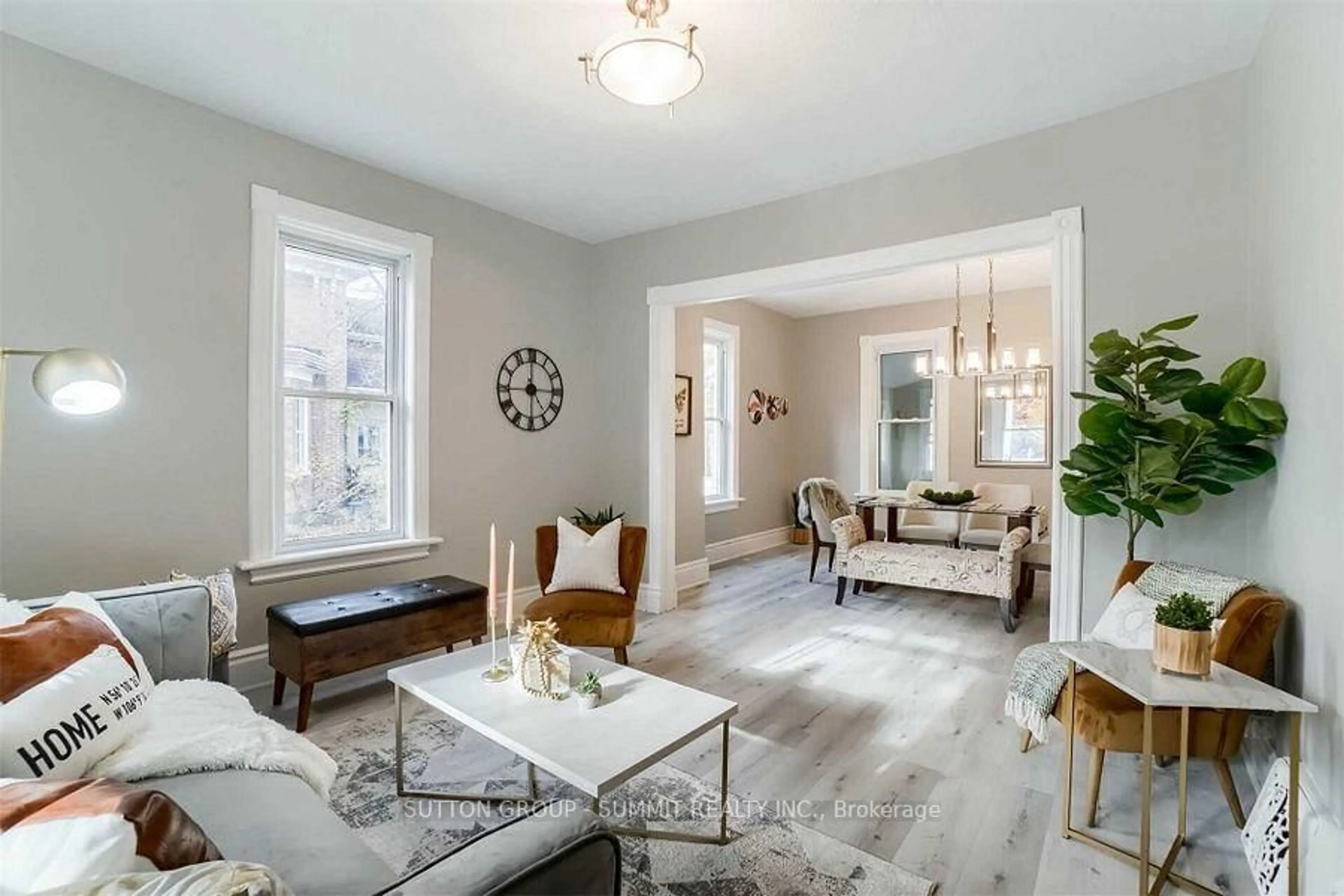 Living room with furniture, unknown for 142 Waterloo St, Cambridge Ontario N3H 1N4