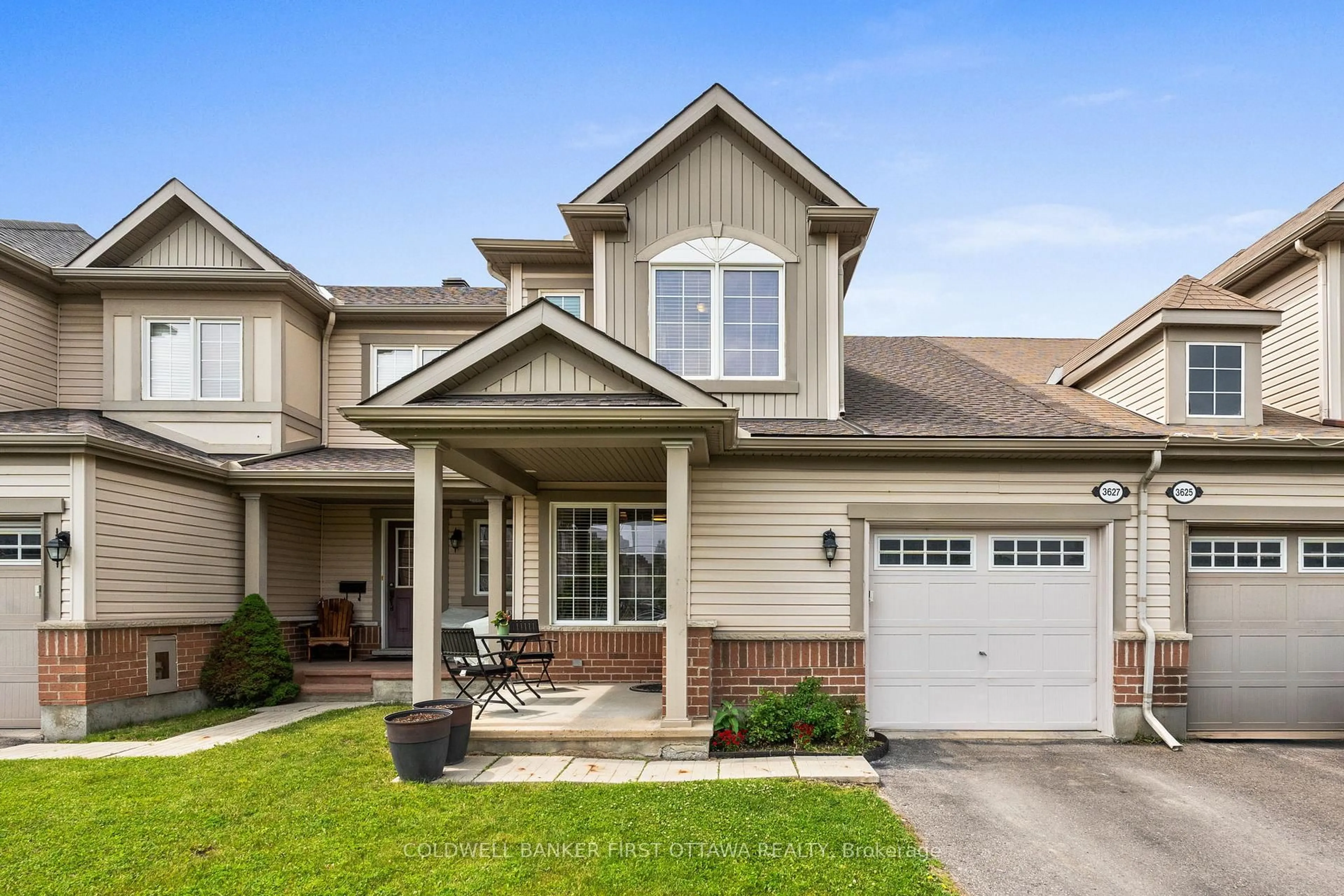 Home with vinyl exterior material, street for 3627 Cambrian Rd, Ottawa Ontario K2J 0S6