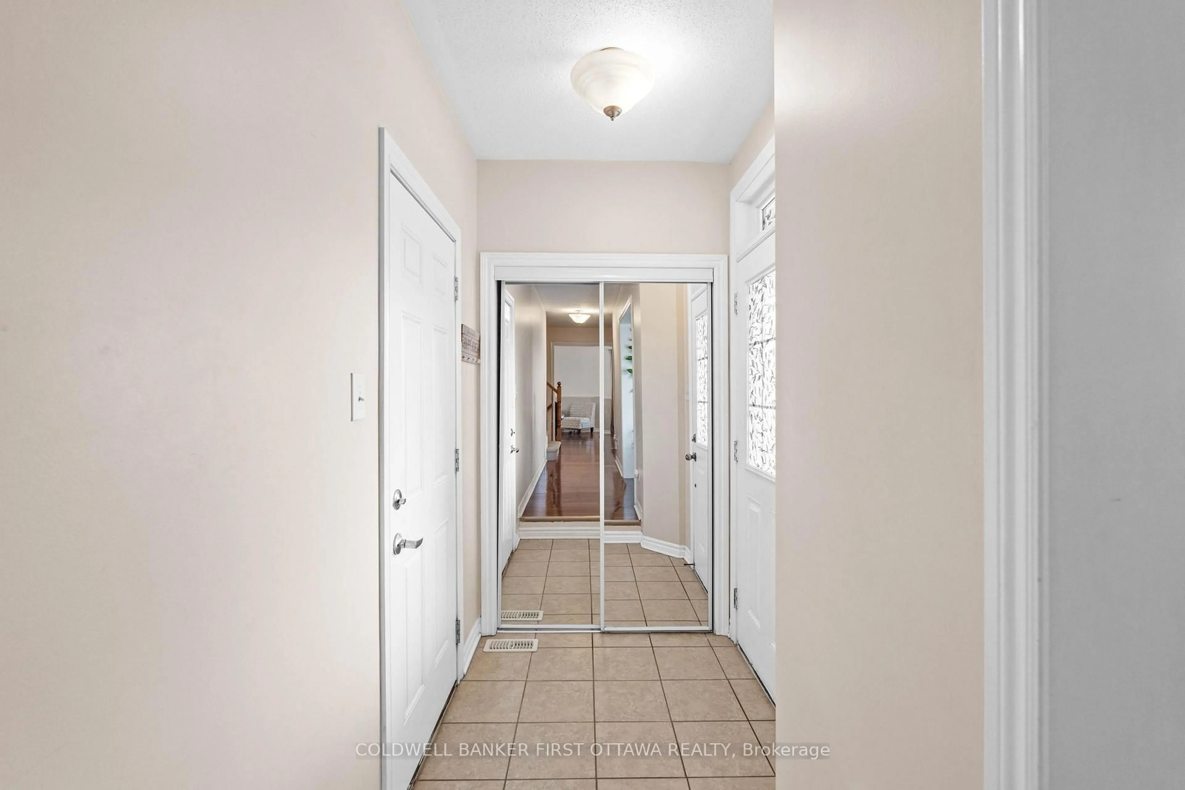 Indoor entryway for 3627 Cambrian Rd, Ottawa Ontario K2J 0S6