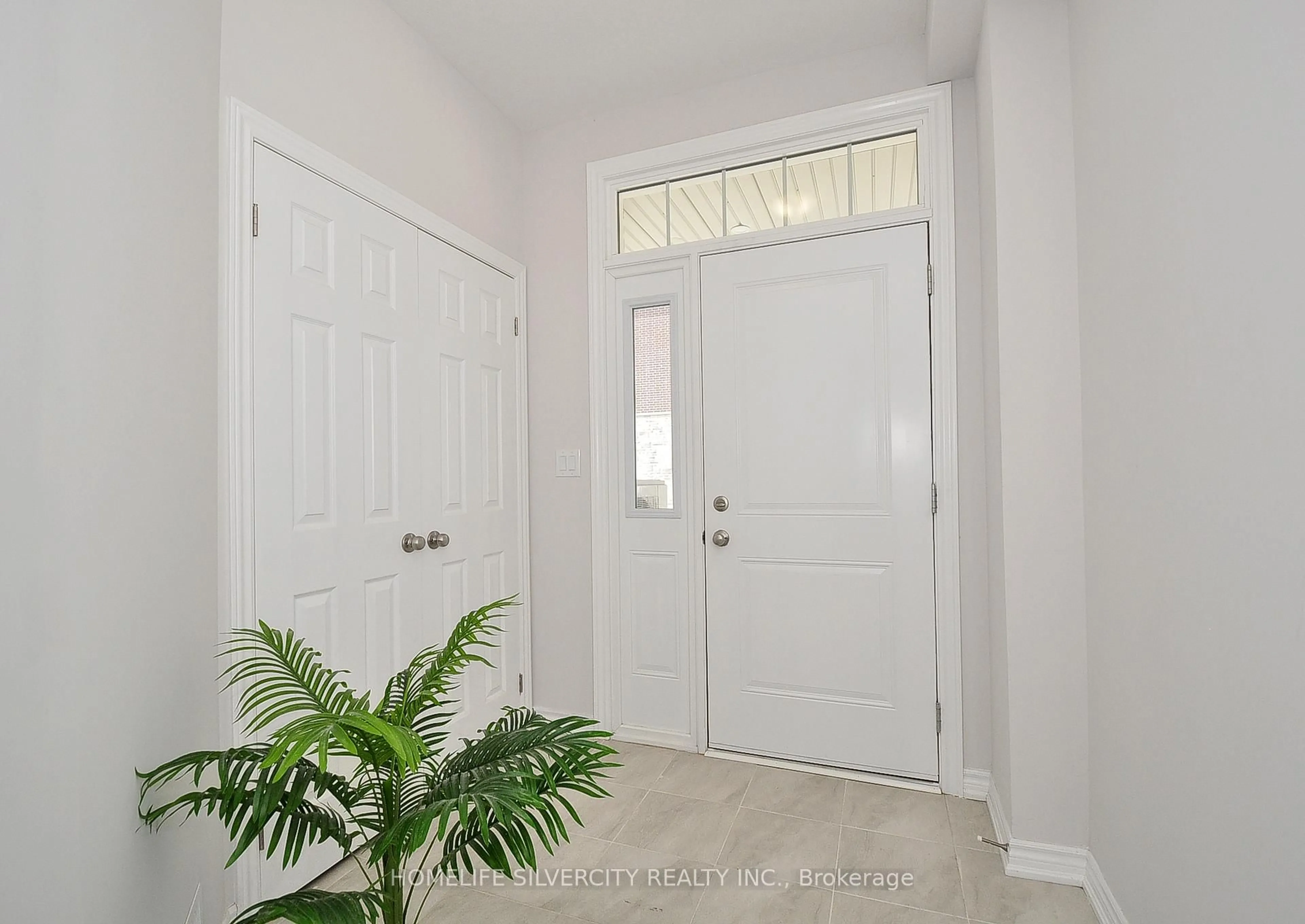 Indoor entryway for 677 Park Rd #93, Brantford Ontario N3R 0C2