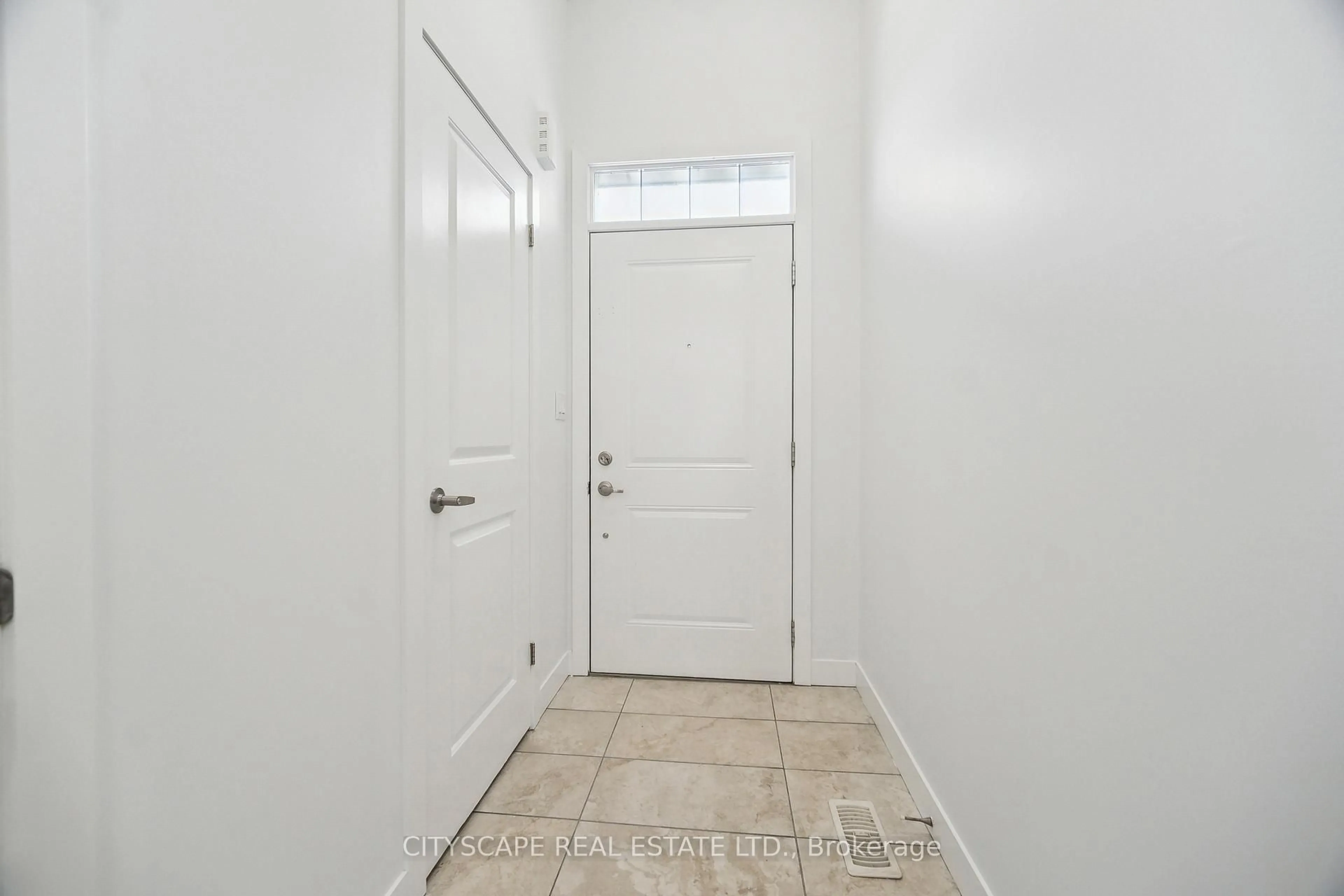 Indoor entryway for 439 Athlone Ave #B3, Woodstock Ontario N4V 0C8