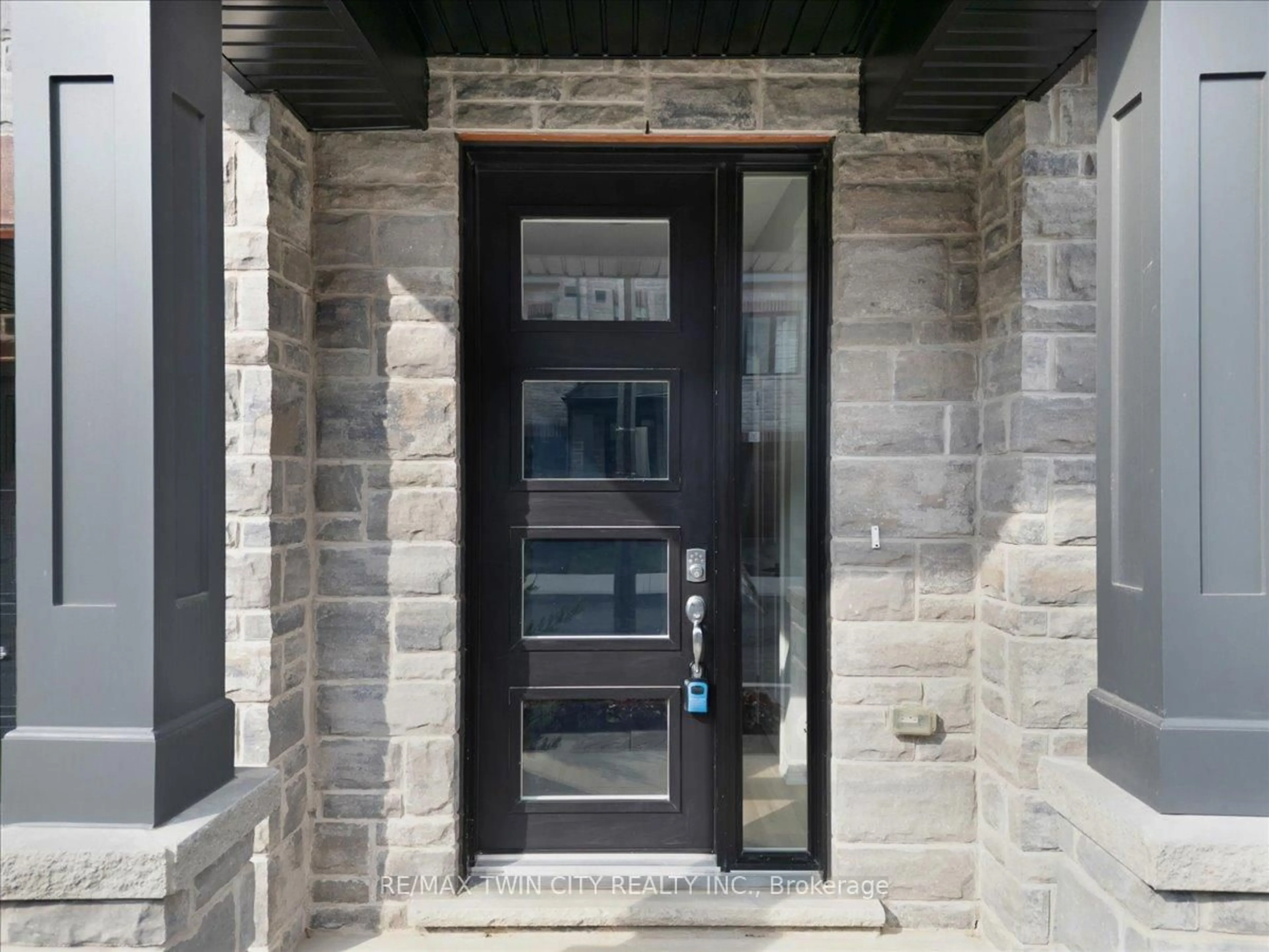 Indoor entryway for 187 Wilson St #5, Hamilton Ontario L9G 0J3
