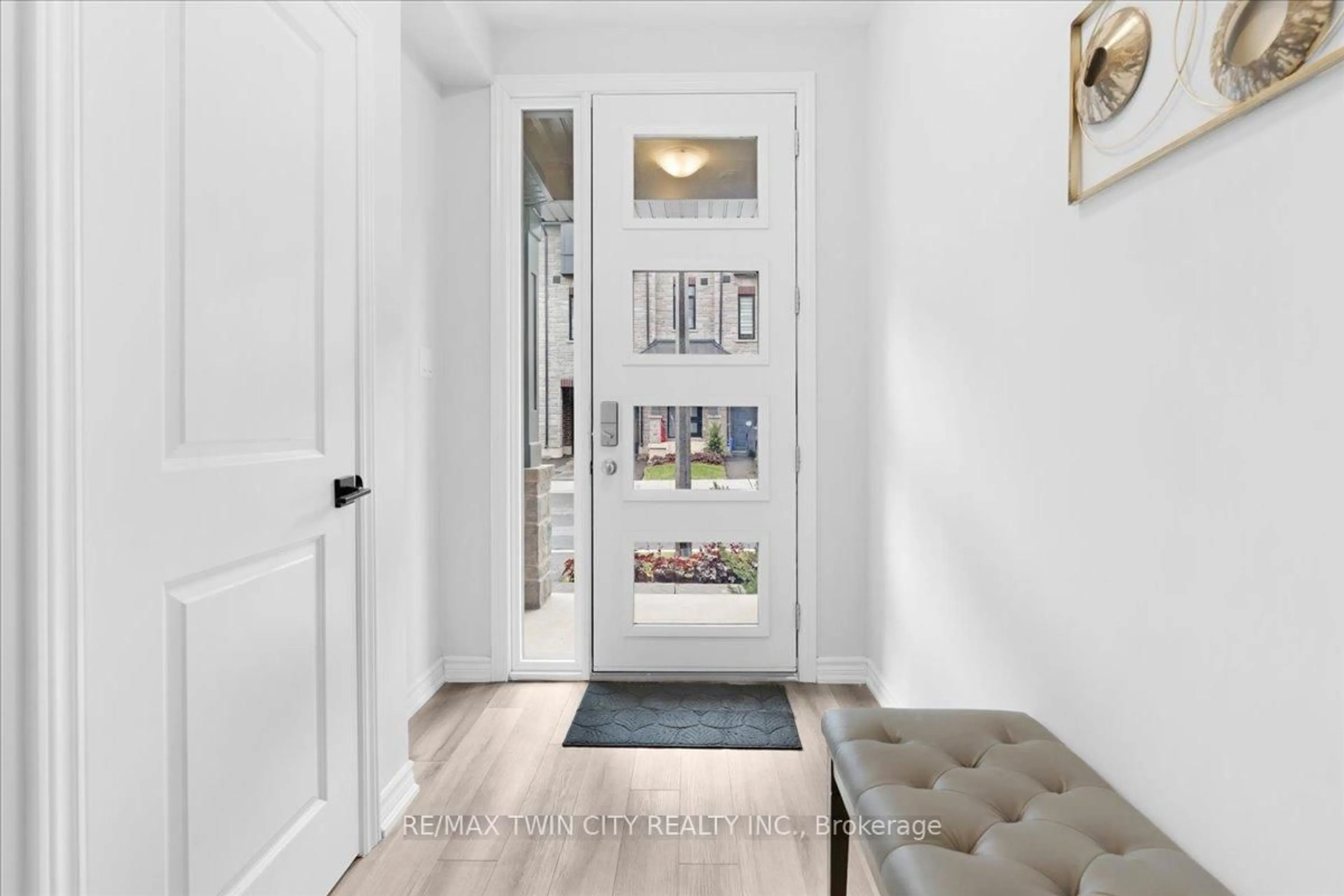 Indoor entryway for 187 Wilson St #5, Hamilton Ontario L9G 0J3
