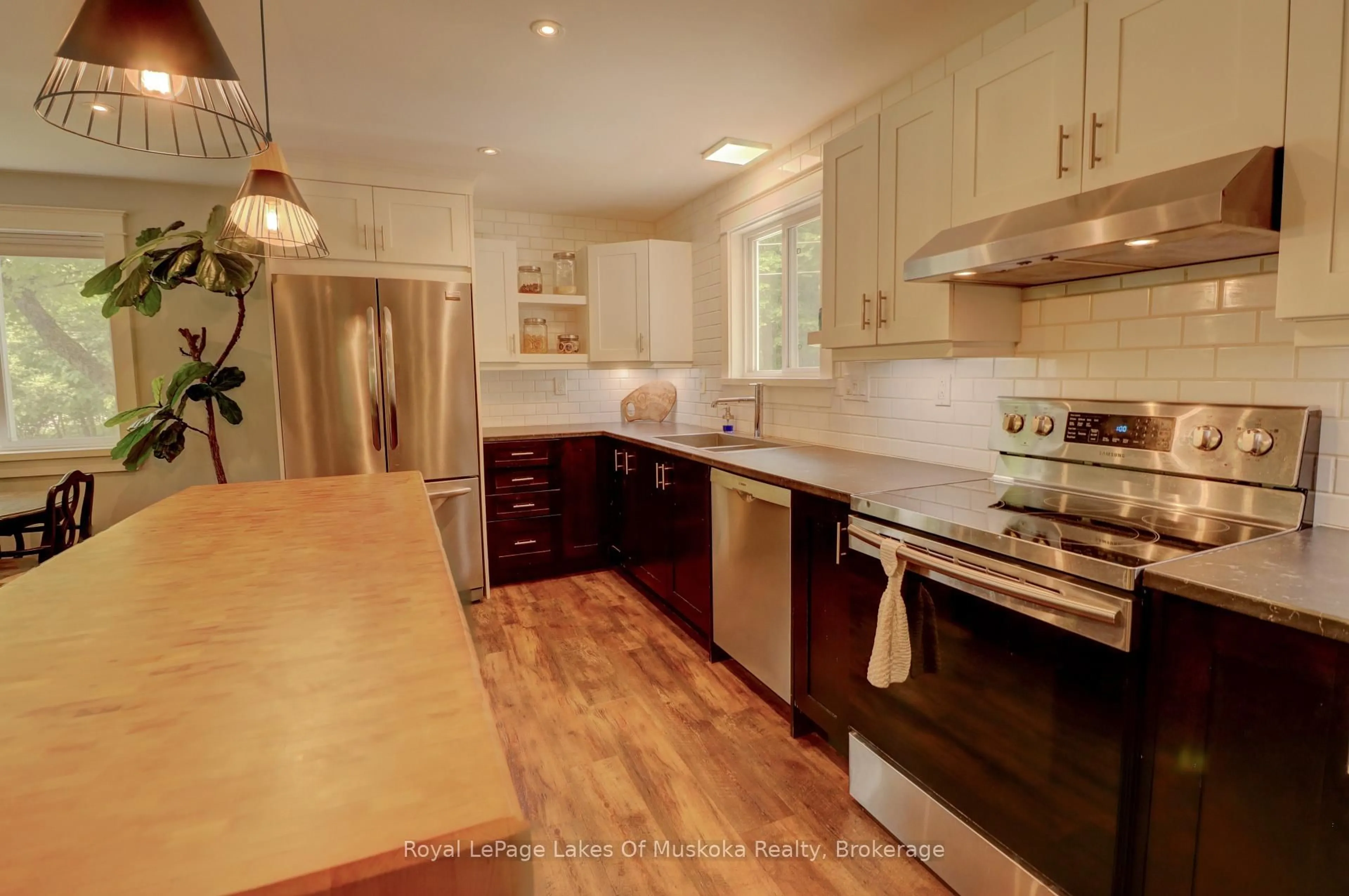 Open concept kitchen, unknown for 38 Florence St, Huntsville Ontario P1H 1V4