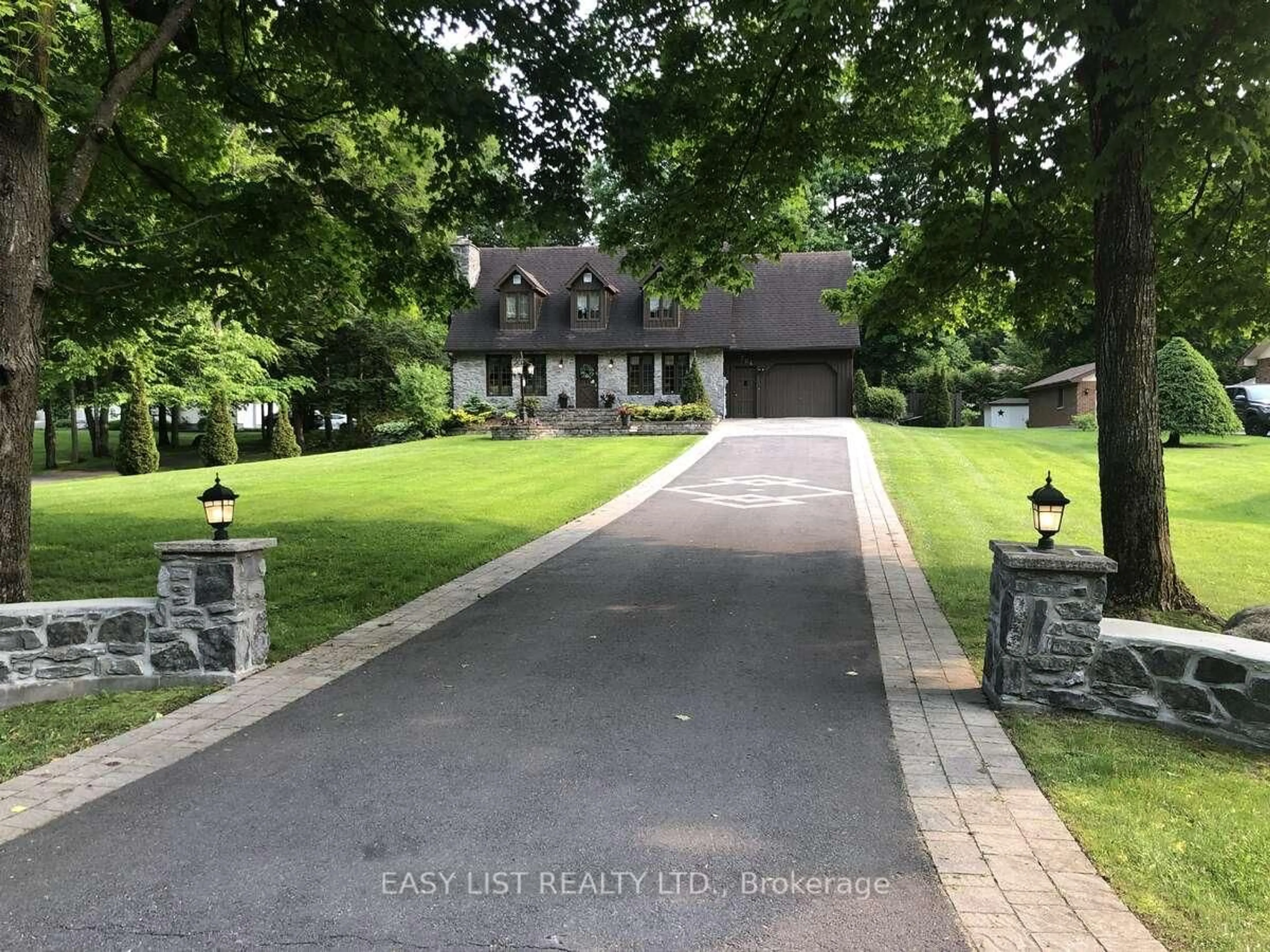 A pic from outside/outdoor area/front of a property/back of a property/a pic from drone, street for 704 Pattee Rd, Champlain Ontario K6A 2R2