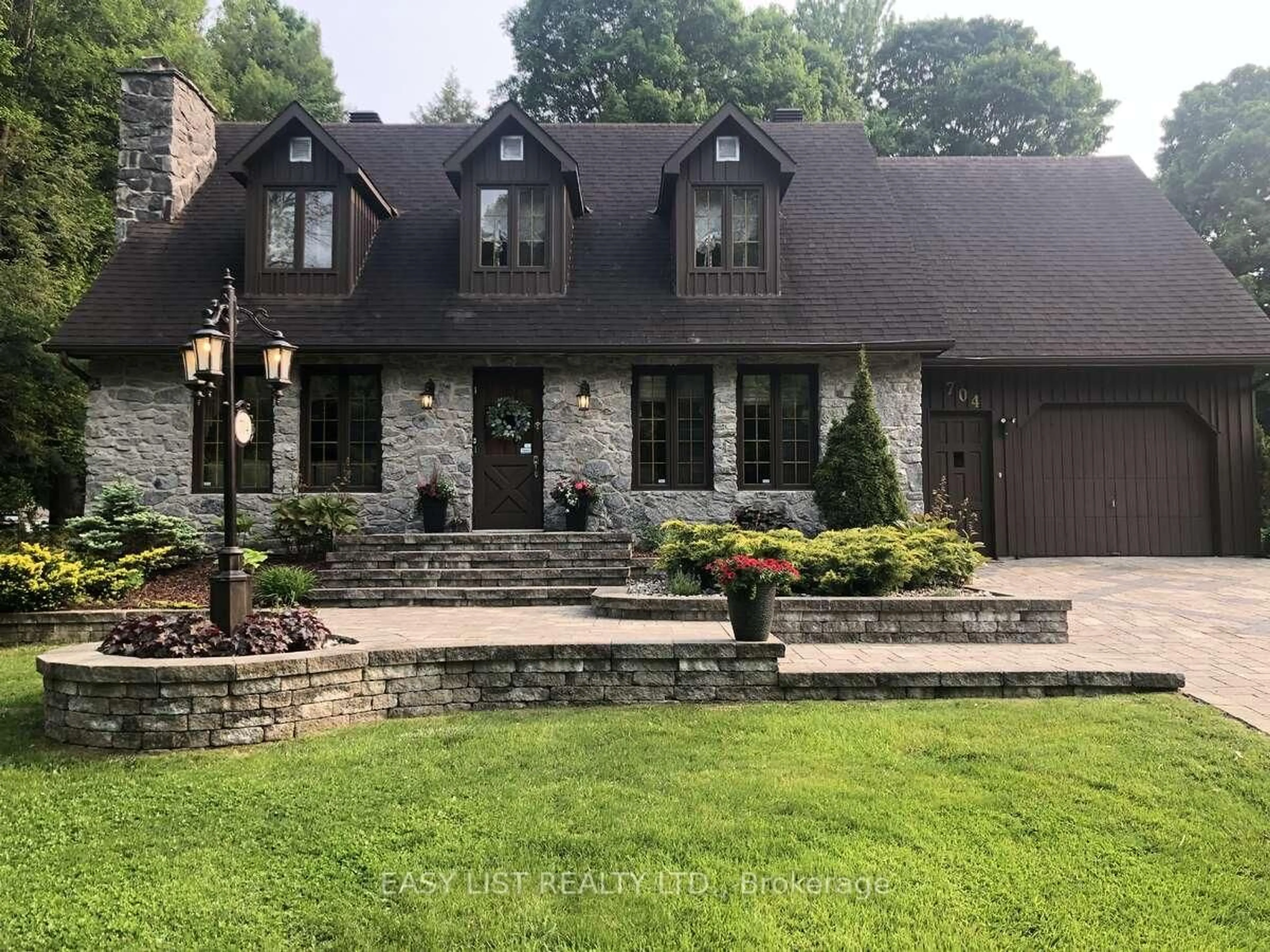 Home with brick exterior material, unknown for 704 Pattee Rd, Champlain Ontario K6A 2R2