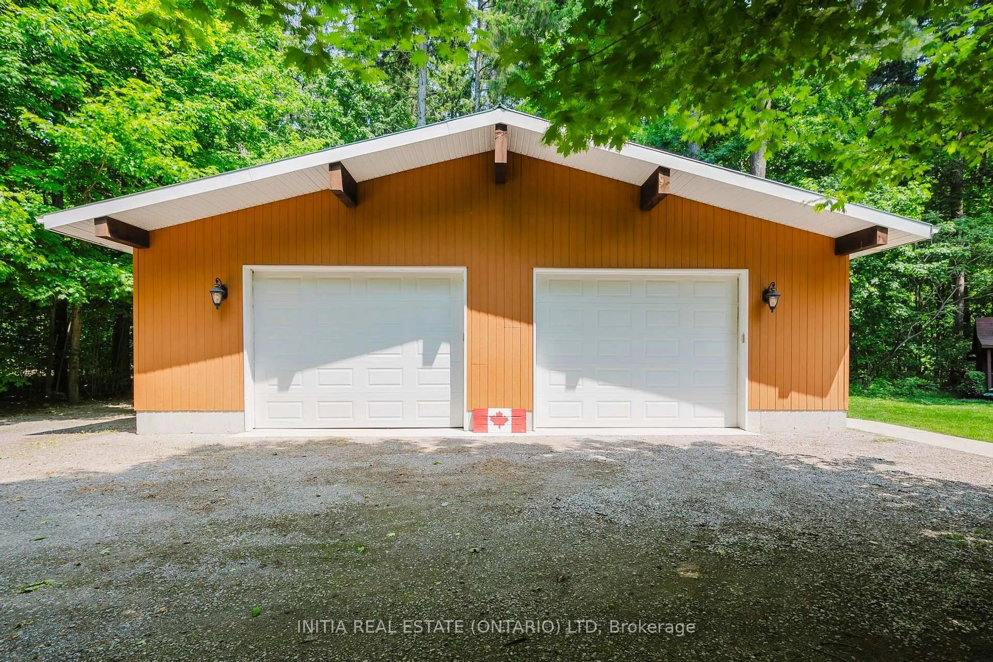 Indoor garage for 77812 Orchard Line, Bluewater Ontario N0M 1G0