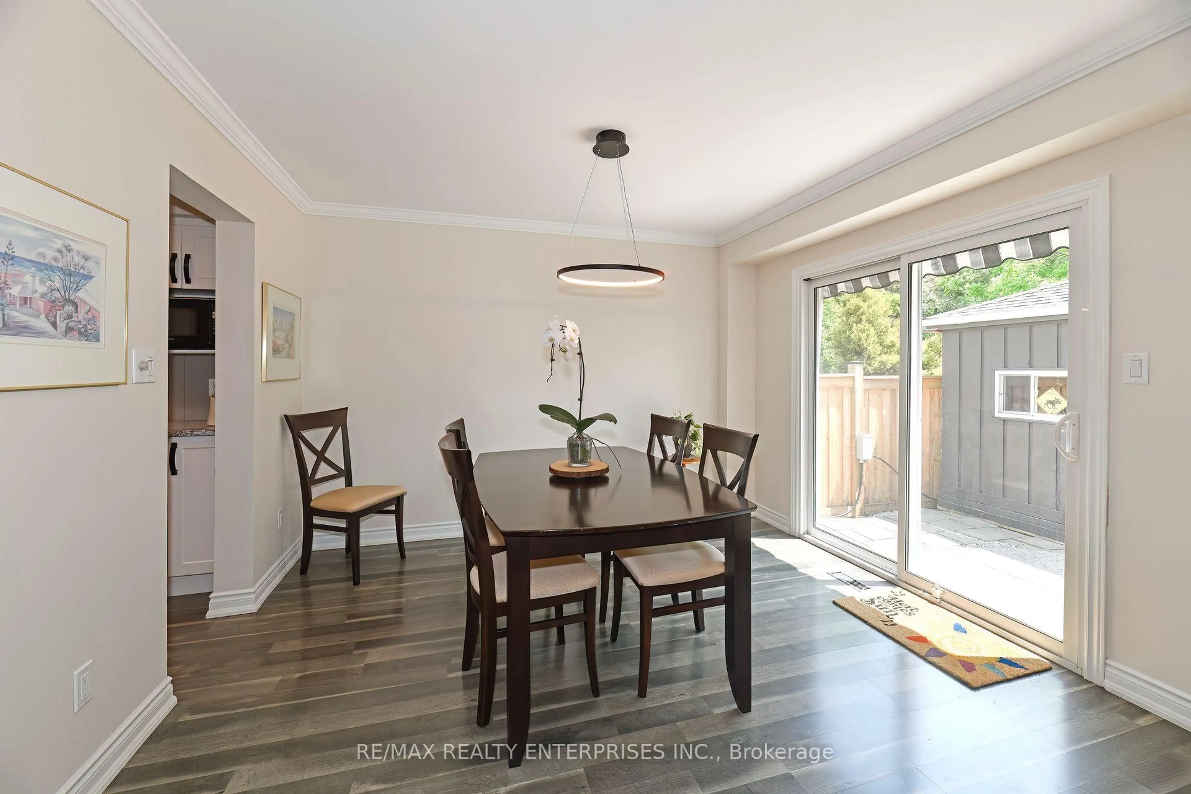 Dining room, wood/laminate floor for 80 Ryans Way, Hamilton Ontario L0R 2H5