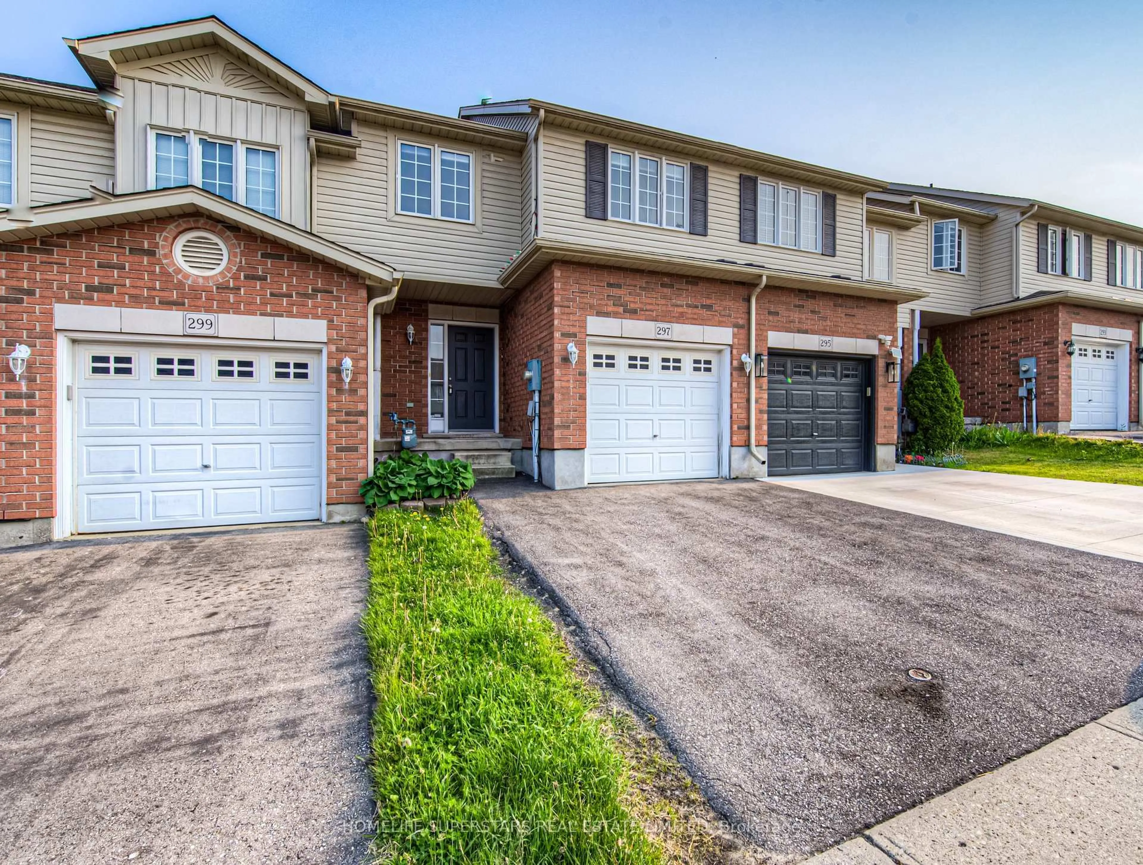 Home with brick exterior material, street for 297 BRIARMEADOW DR, Kitchener Ontario N2A 4K9