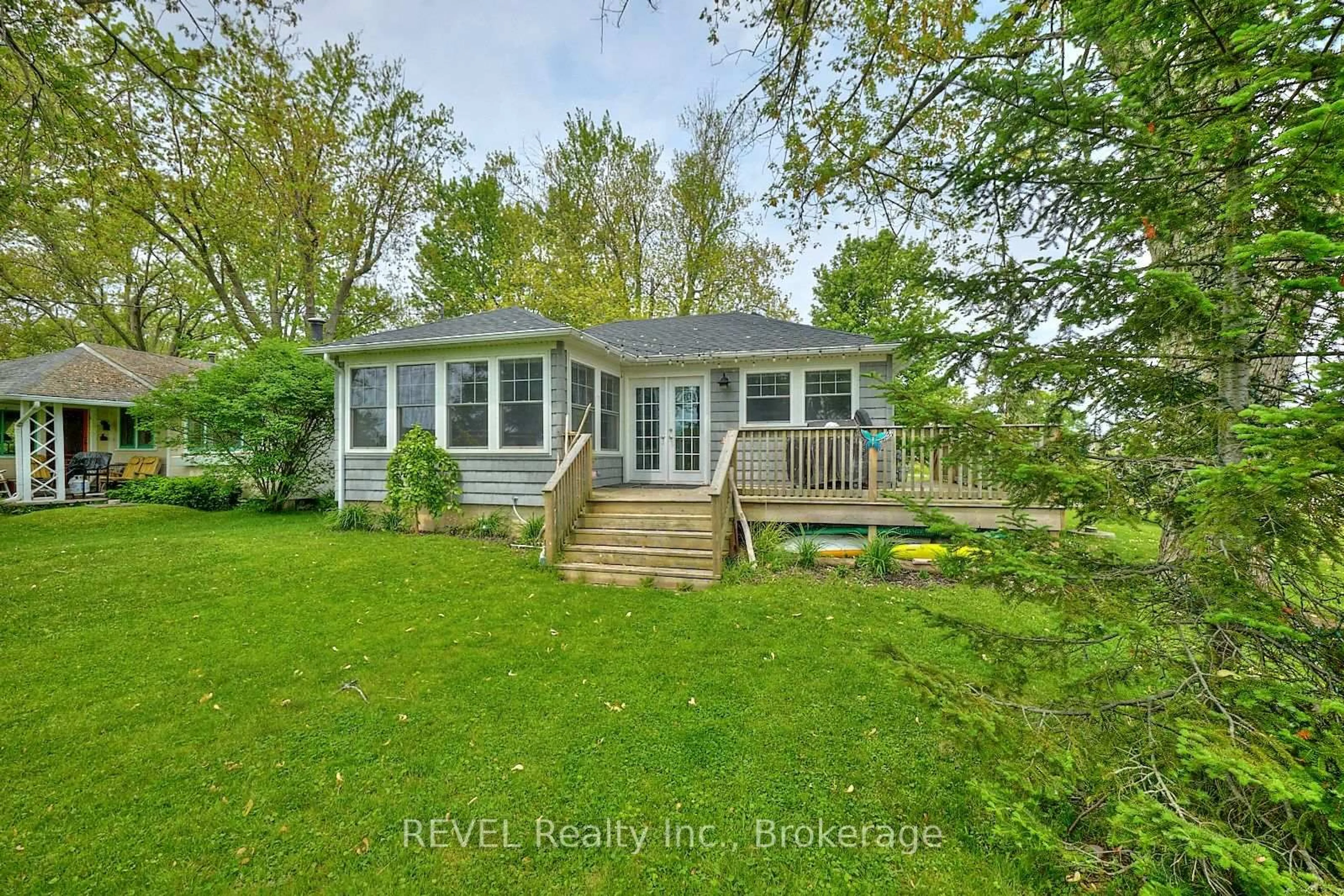 A pic from outside/outdoor area/front of a property/back of a property/a pic from drone, water/lake/river/ocean view for 11138 CHURCHILL Ave, Wainfleet Ontario L0S 1V0