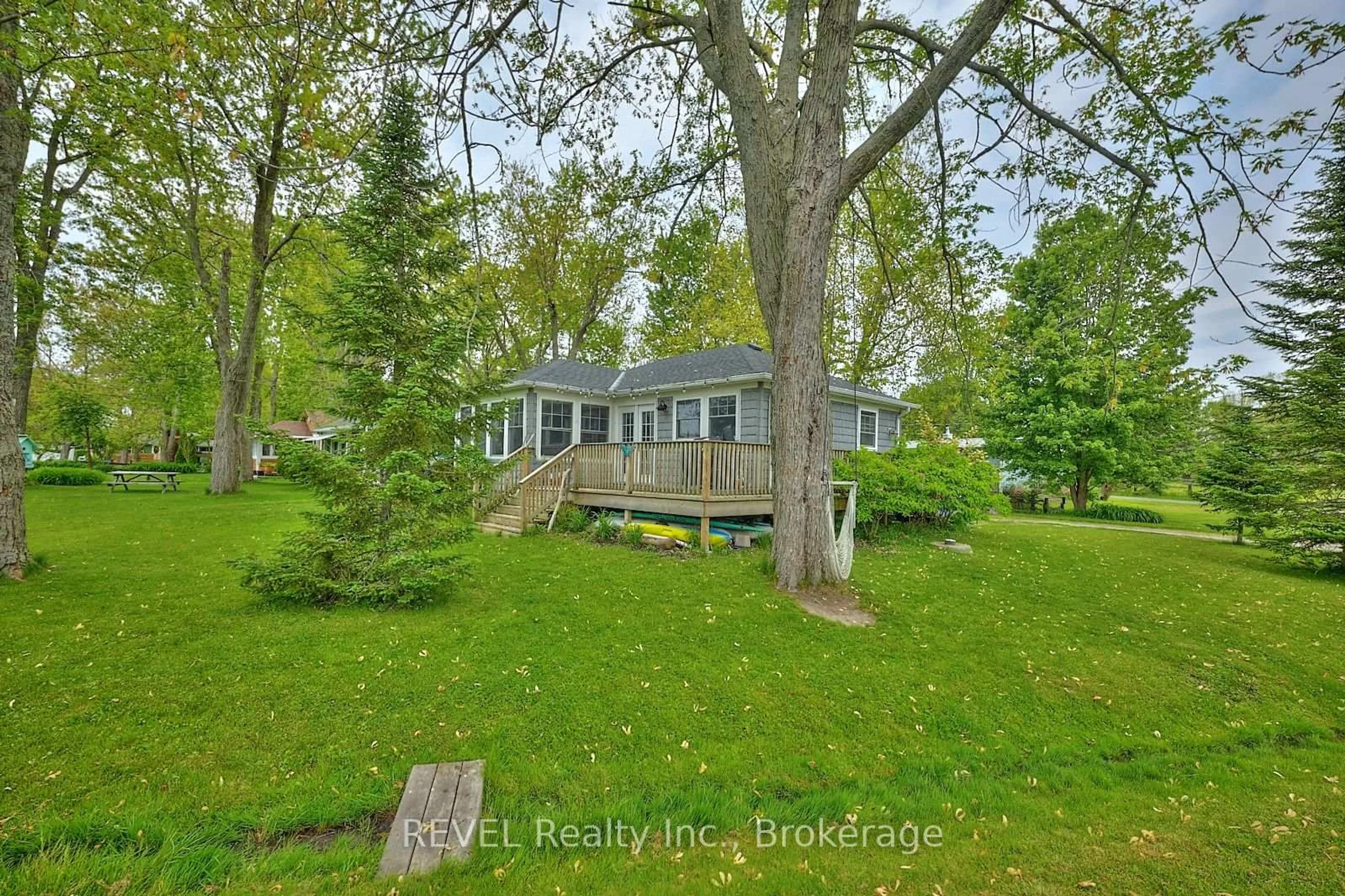 A pic from outside/outdoor area/front of a property/back of a property/a pic from drone, water/lake/river/ocean view for 11138 CHURCHILL Ave, Wainfleet Ontario L0S 1V0