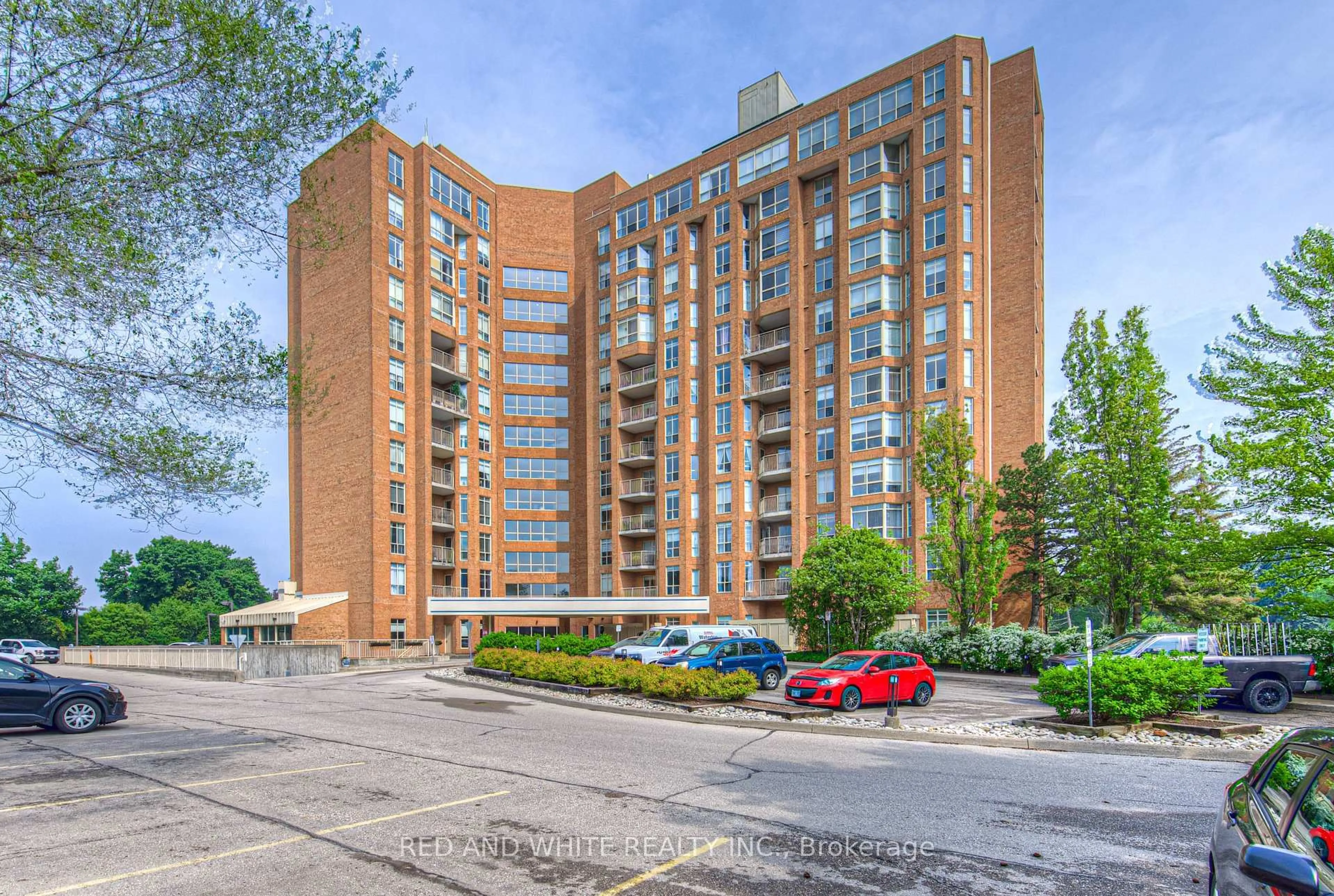 A pic from outside/outdoor area/front of a property/back of a property/a pic from drone, street for 1414 King St #1209, Kitchener Ontario N2G 4T8