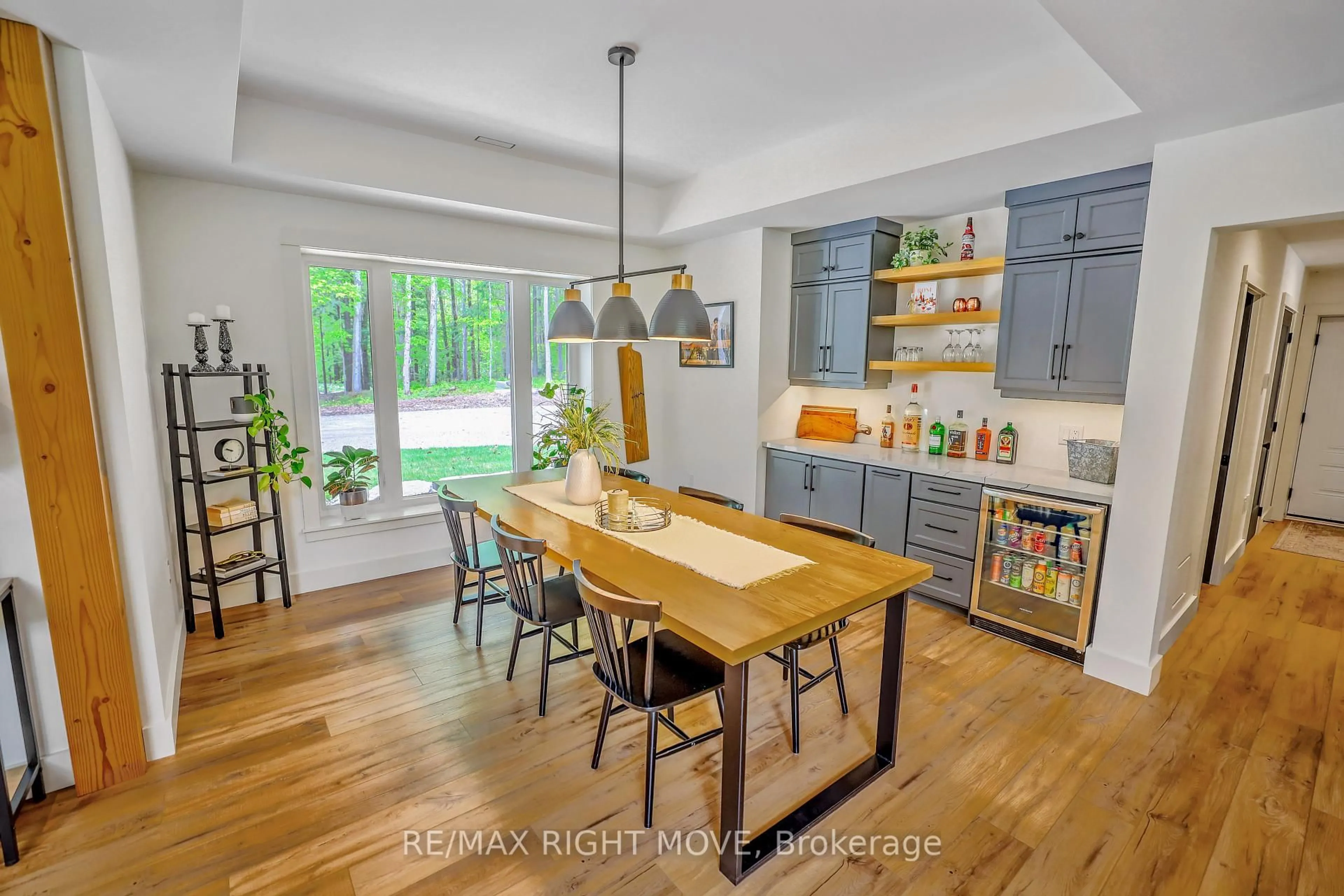 Open concept kitchen, unknown for 1025 Davis Dr, Gravenhurst Ontario P0E 1N0