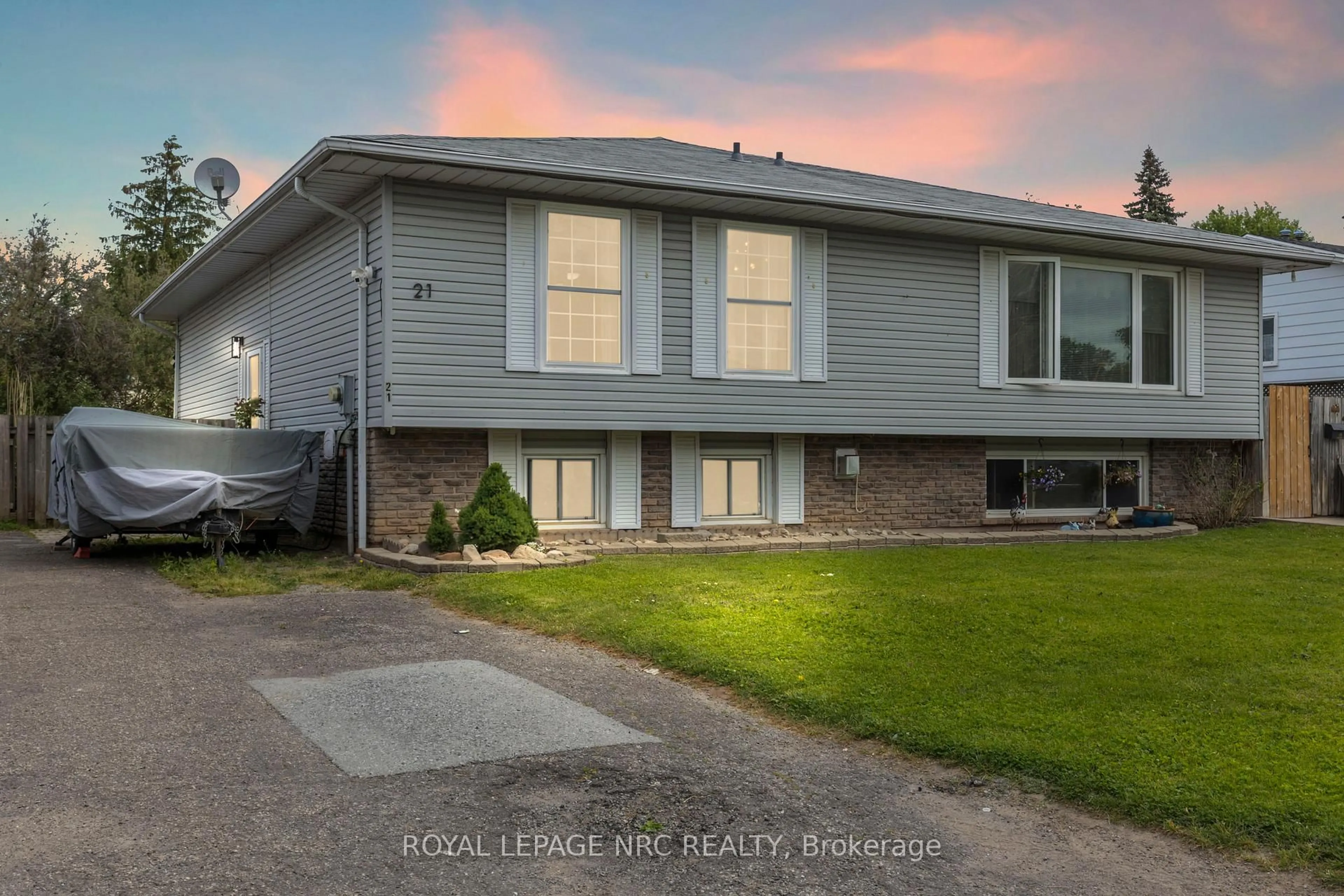 Unknown for 21 Garfield Lane, St. Catharines Ontario L2R 7G9