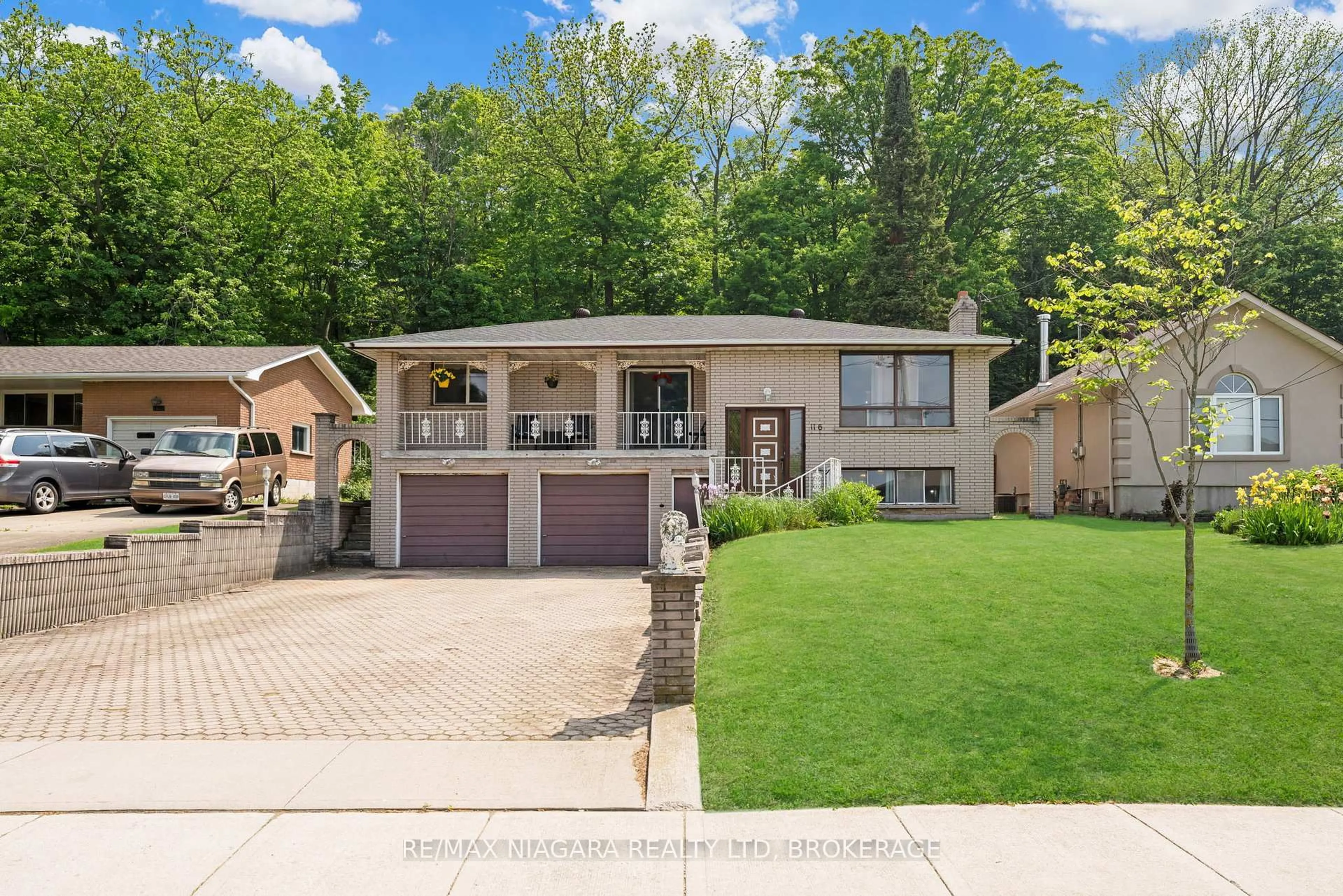 Home with brick exterior material, street for 116 Pine Dr, Hamilton Ontario L8G 3B7