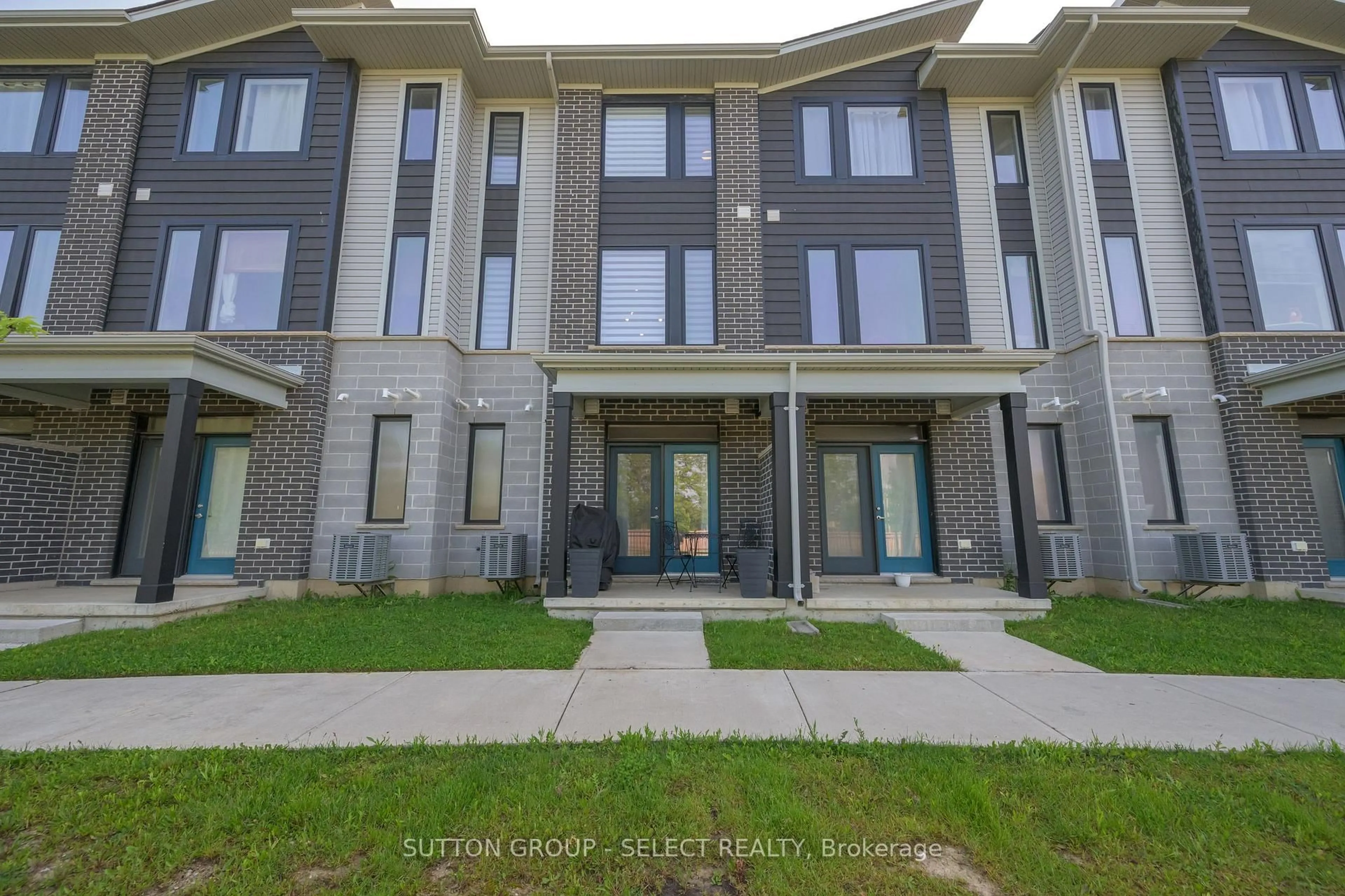 Home with brick exterior material, street for 177 Edgevalley Rd #39, London East Ontario N5V 0C5