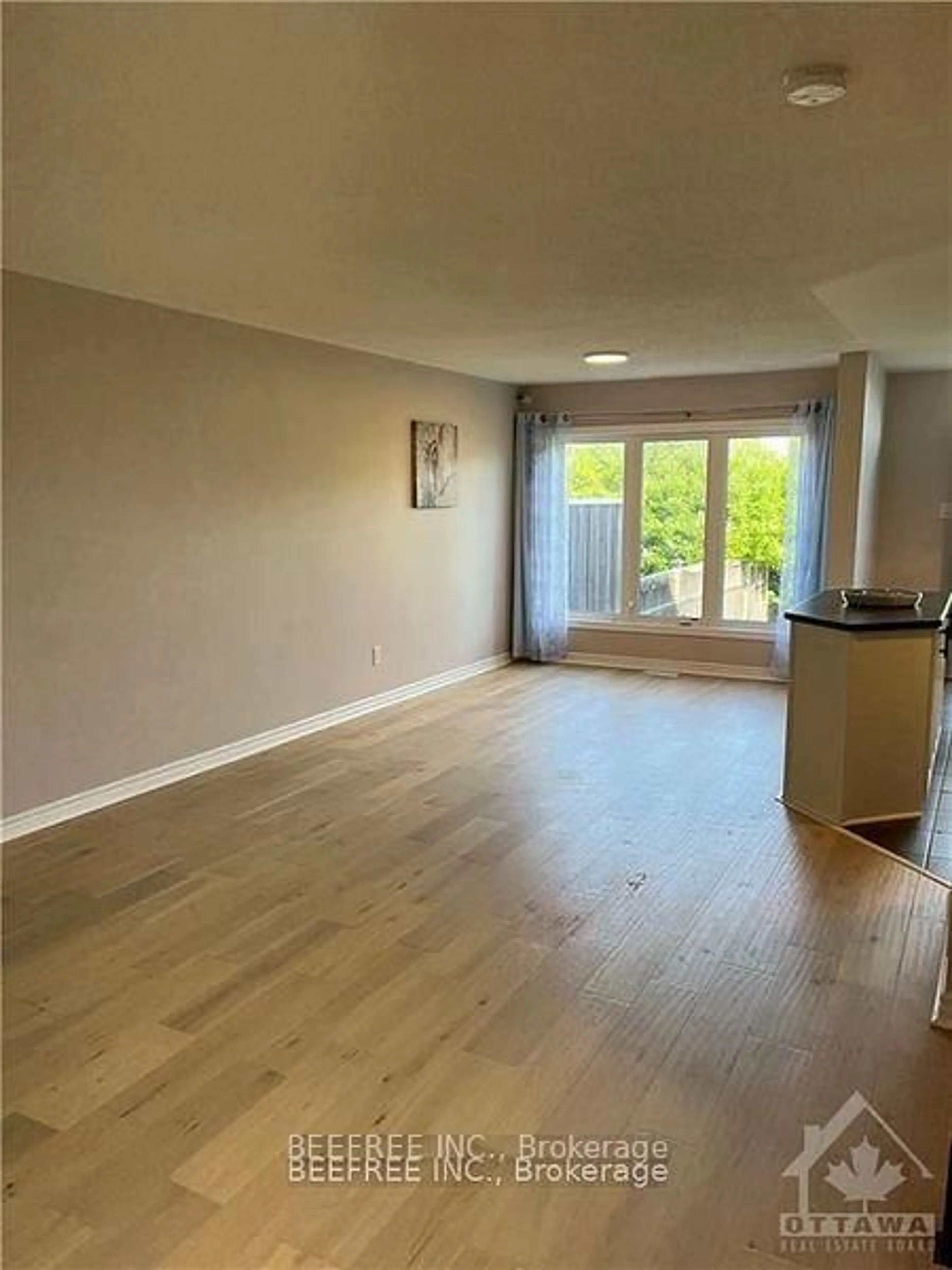 A pic of a room for 127 Forestbrook St, Ottawa Ontario K2K 0A8