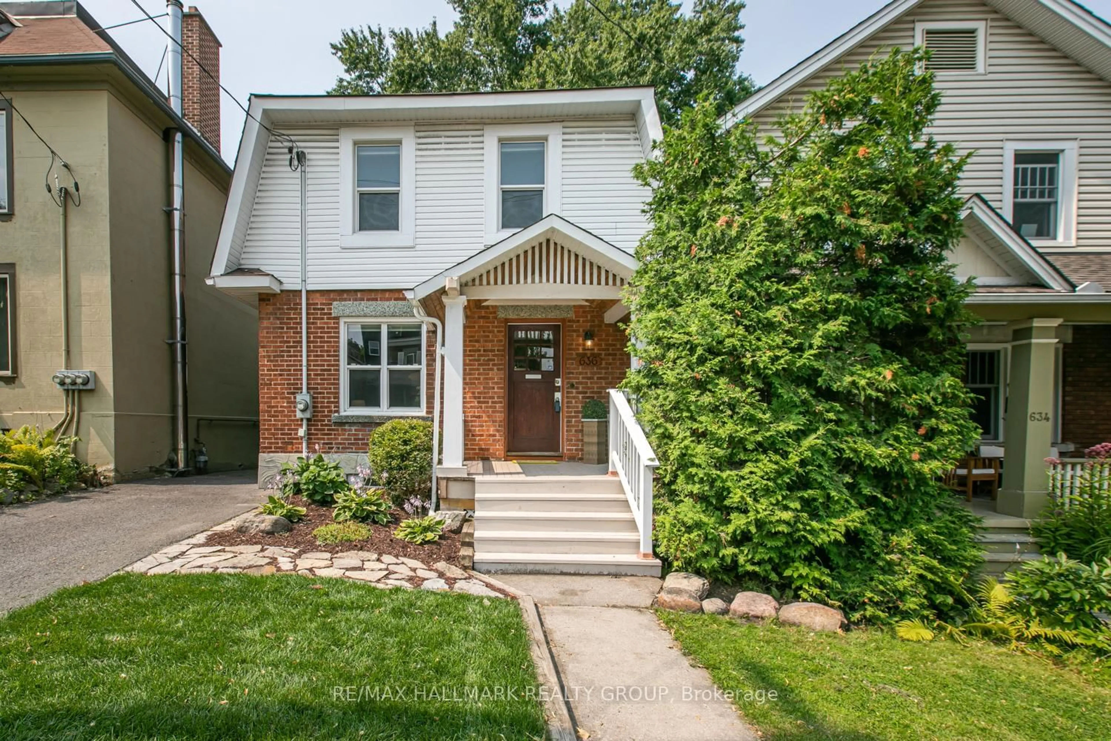 Home with brick exterior material, street for 636 Chapel St, Ottawa Ontario K1N 7Z9